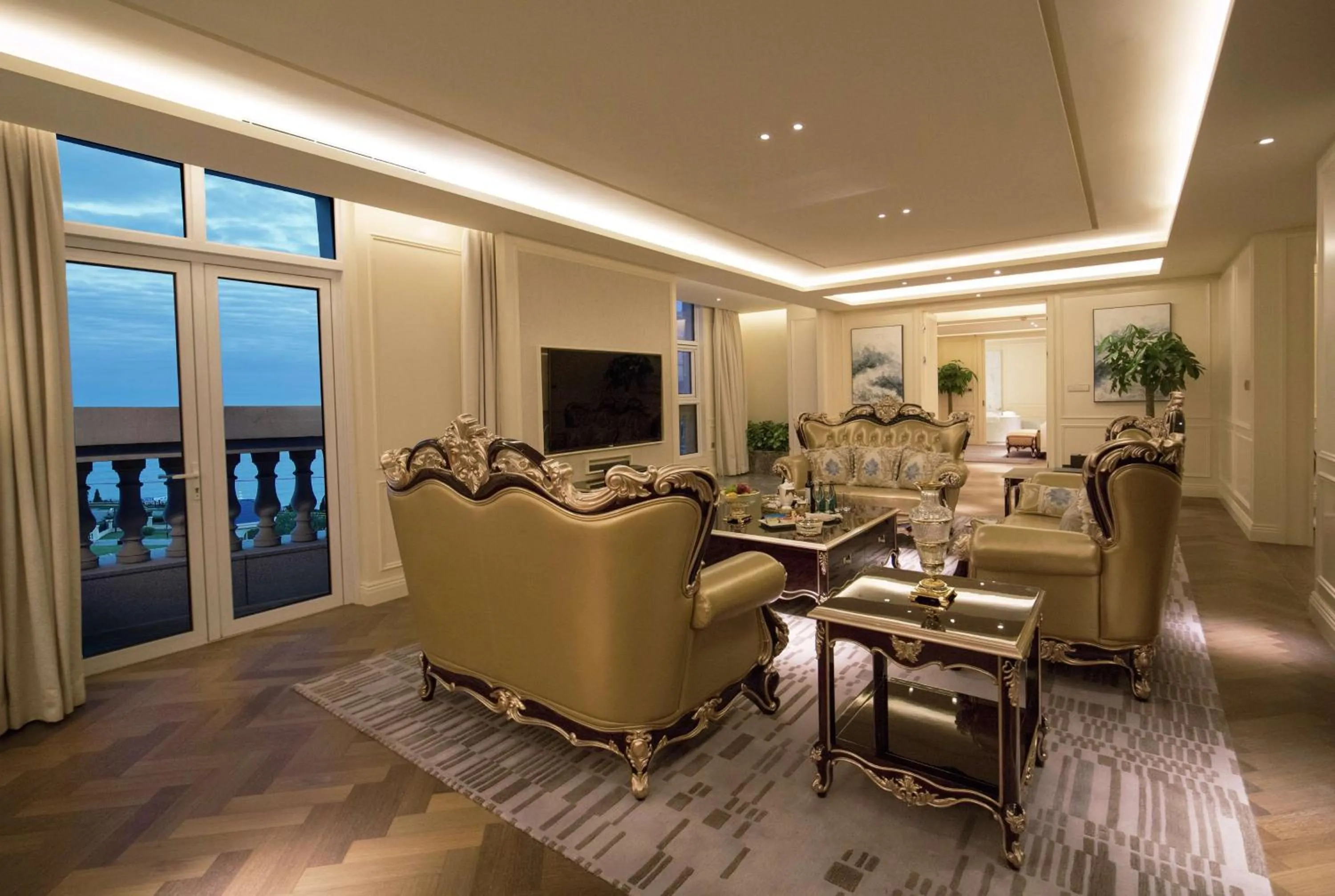 Kitchen or kitchenette in Hilton Dalian Golden Pebble Beach Resort