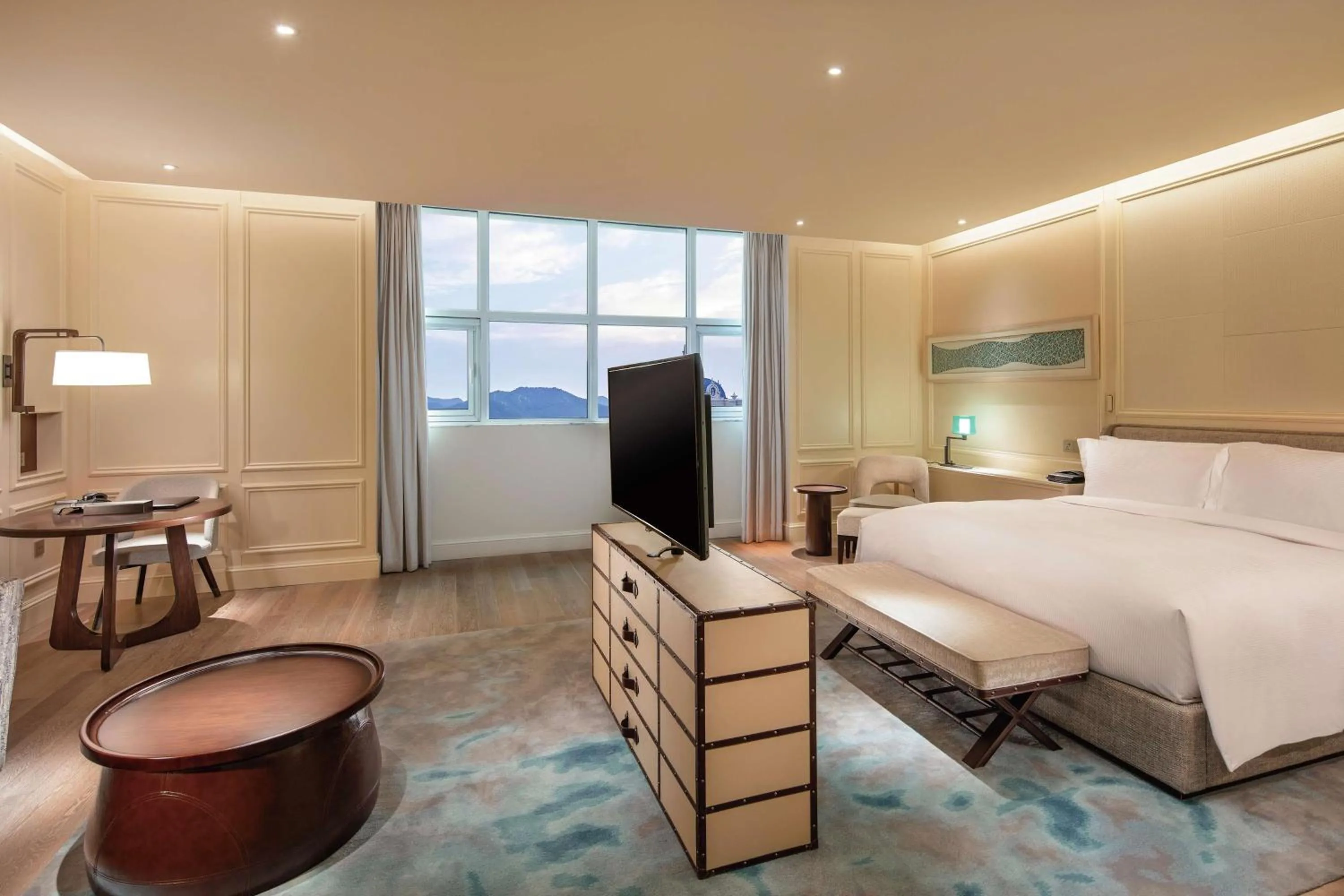 Bedroom, Bed in Hilton Dalian Golden Pebble Beach Resort