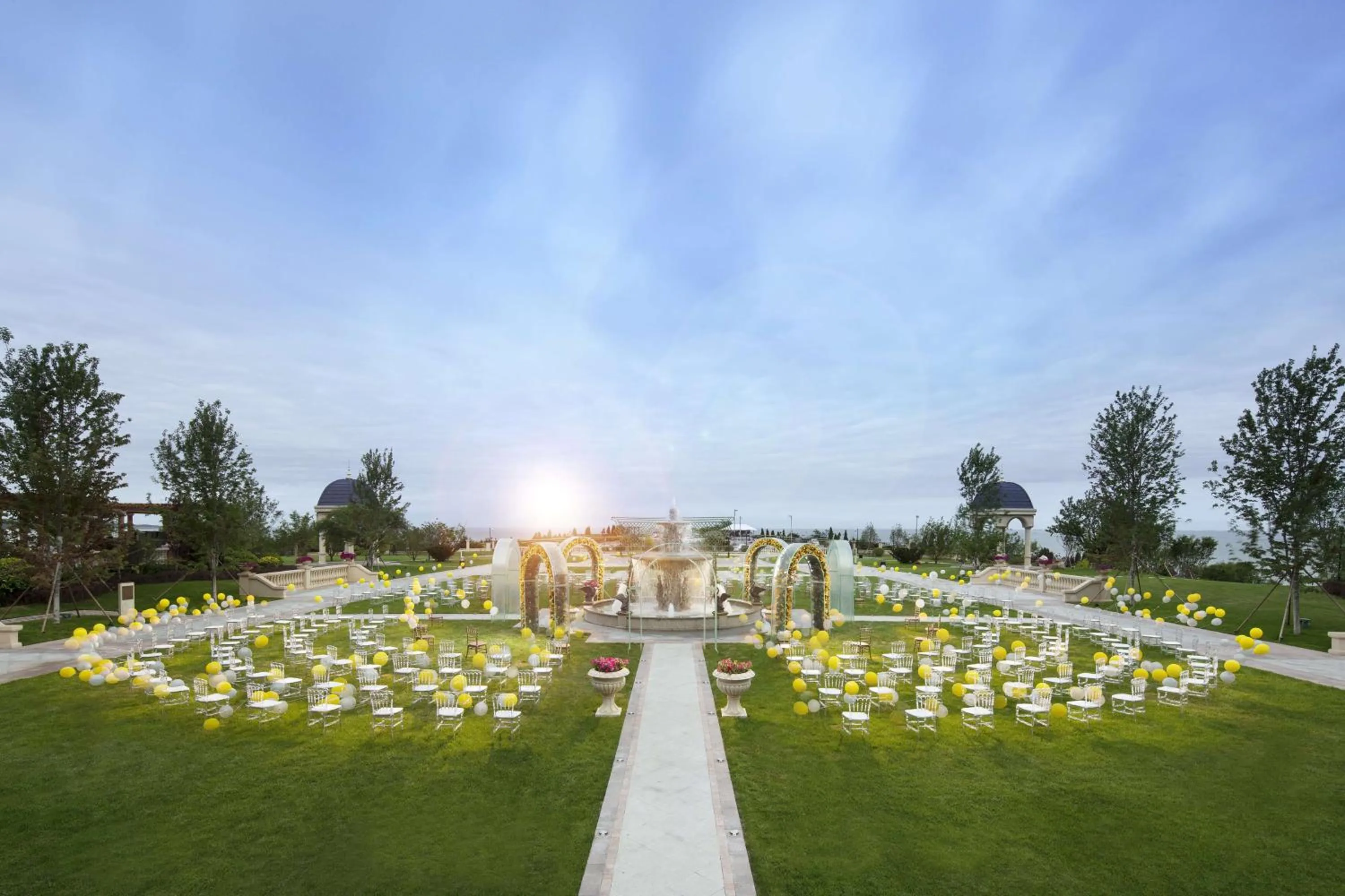 Garden in Hilton Dalian Golden Pebble Beach Resort