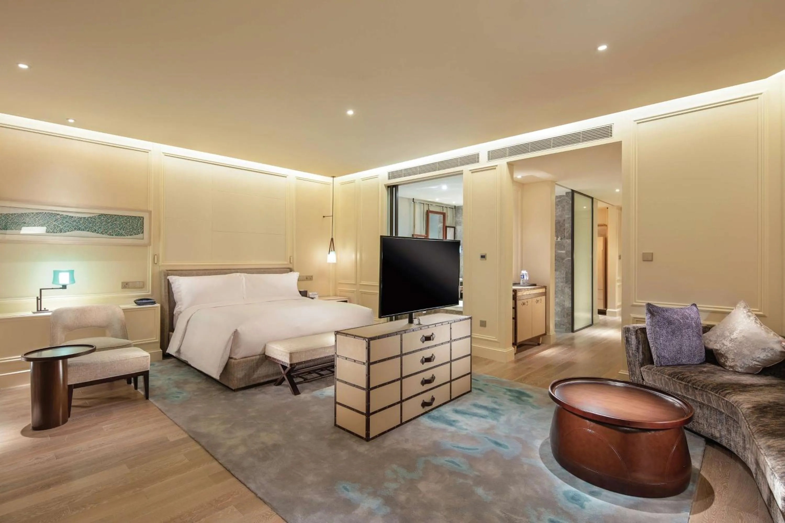 Bedroom, Bed in Hilton Dalian Golden Pebble Beach Resort