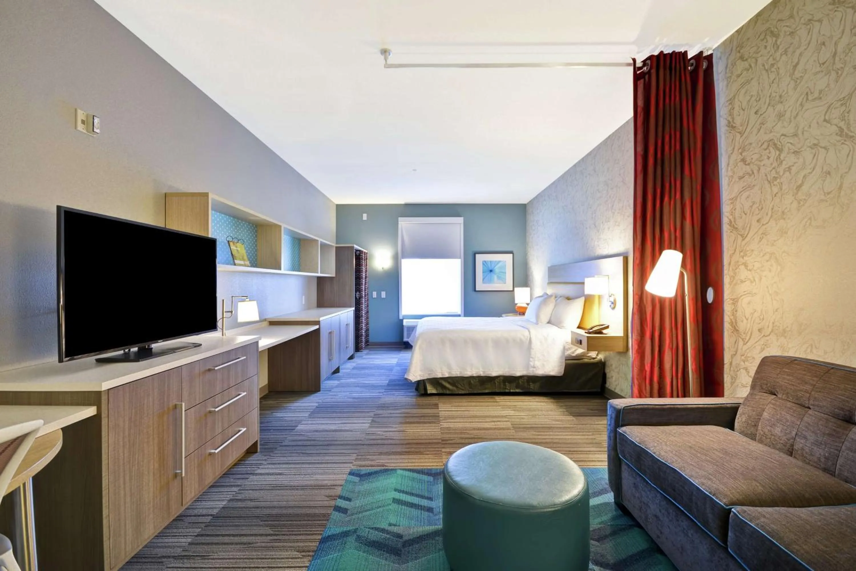 Bedroom, Bed in Home2 Suites by Hilton Queensbury Lake George