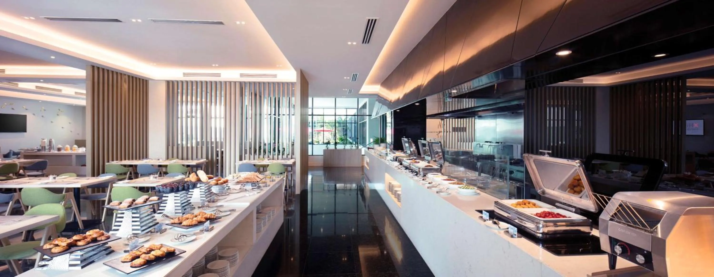 Restaurant/places to eat in Hilton Garden Inn Puchong