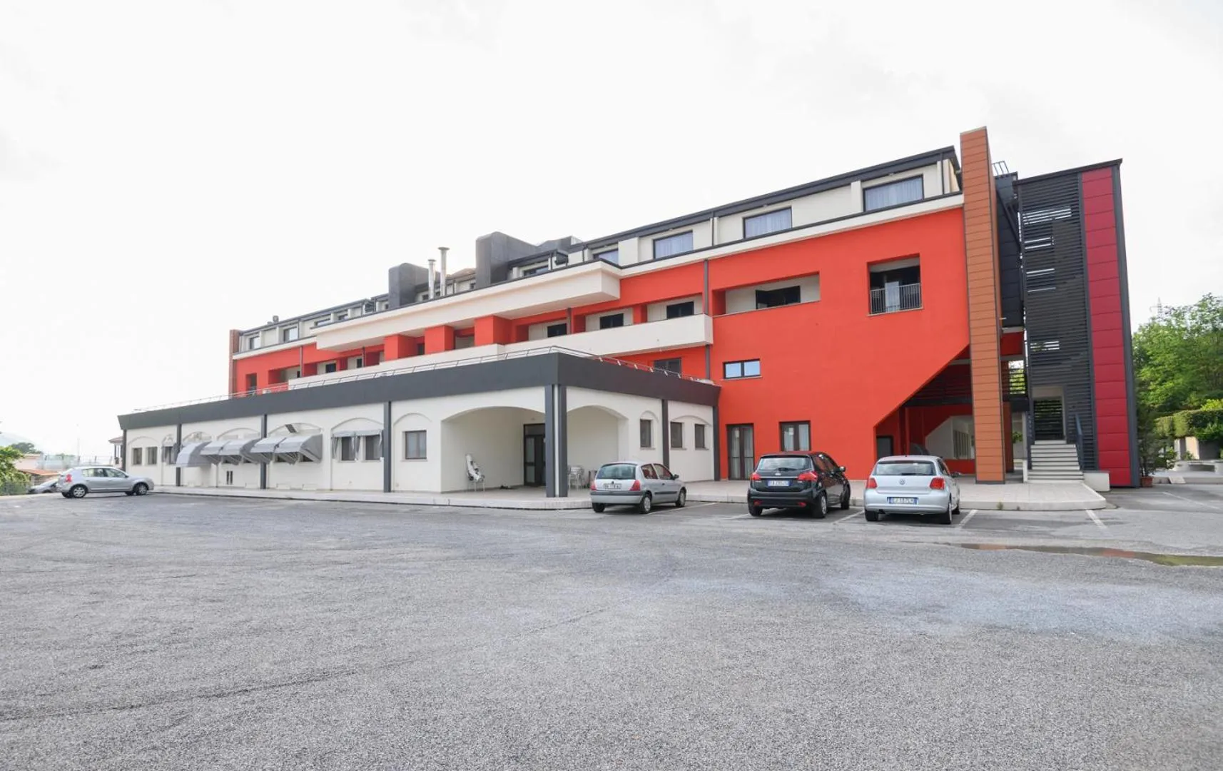 Property building in Bhotel