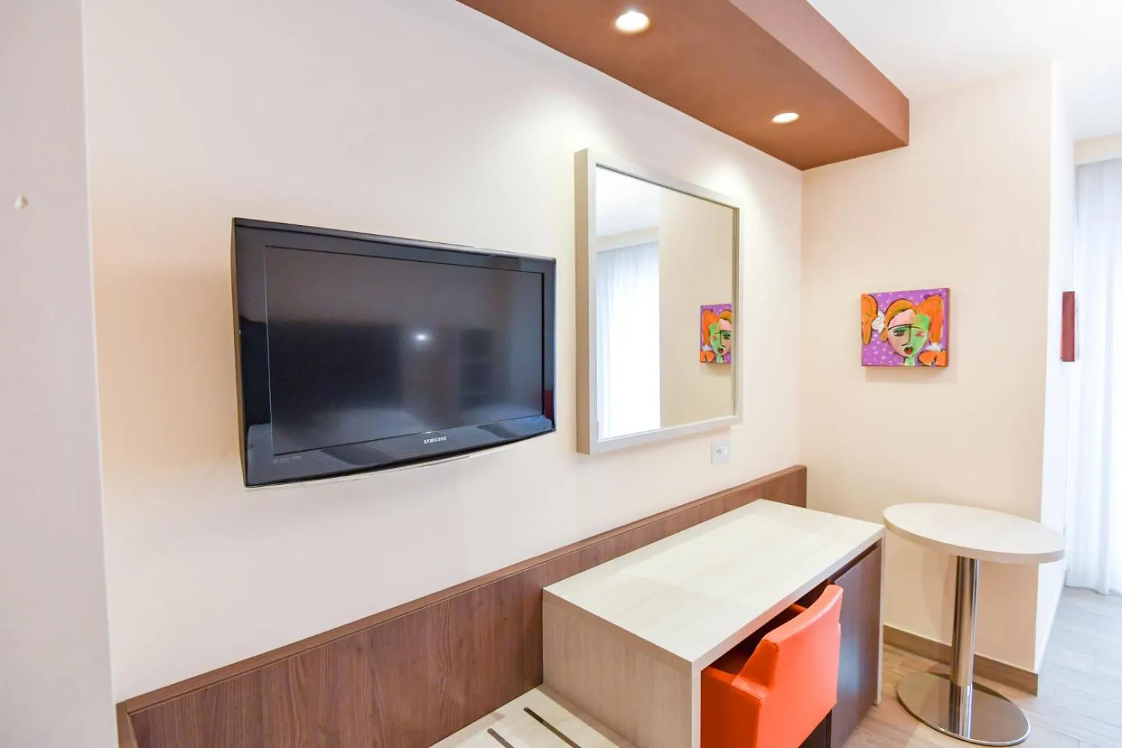 TV and multimedia in Bhotel