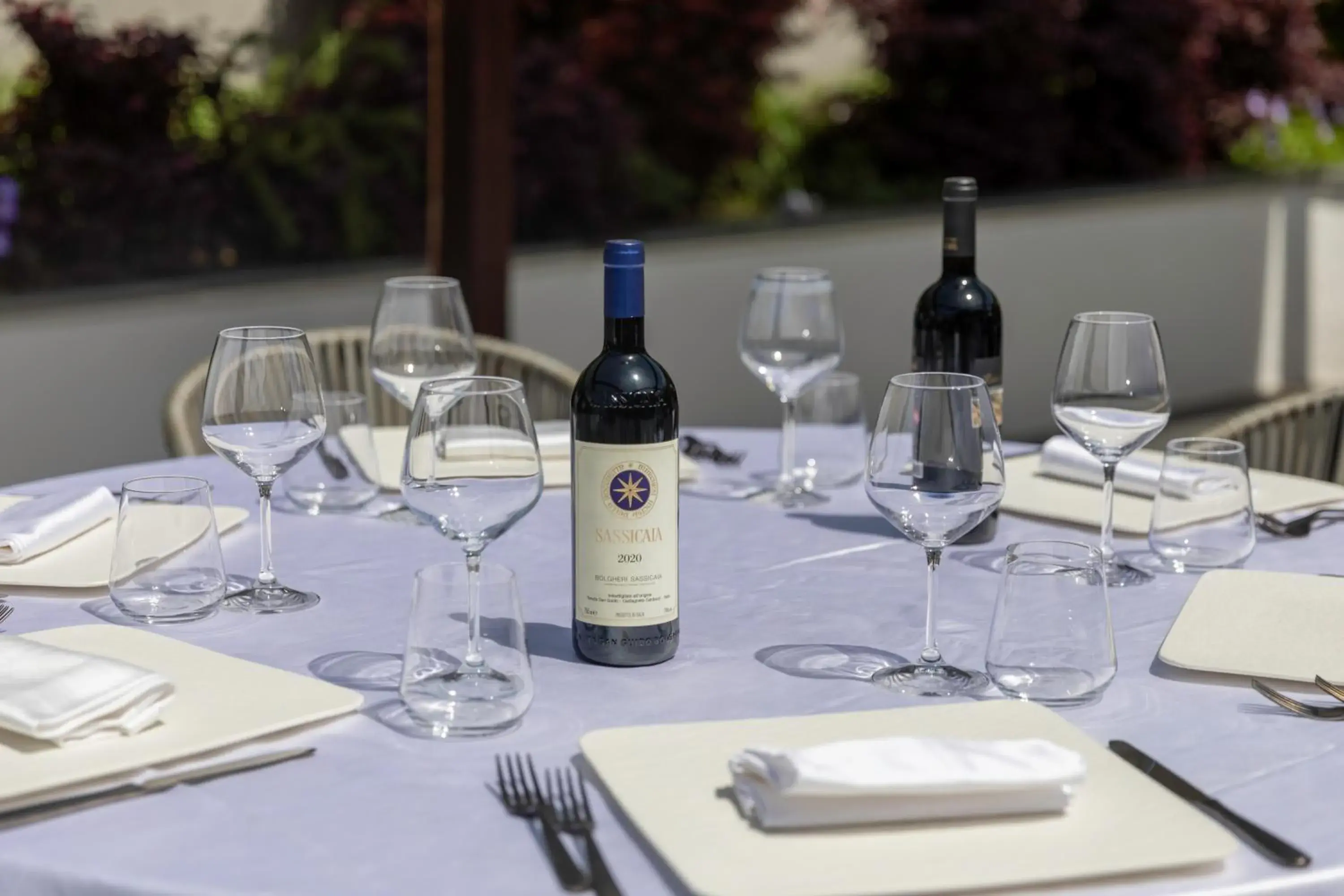 Restaurant/places to eat in Bhotel Restaurant/places to eat in Bhotel