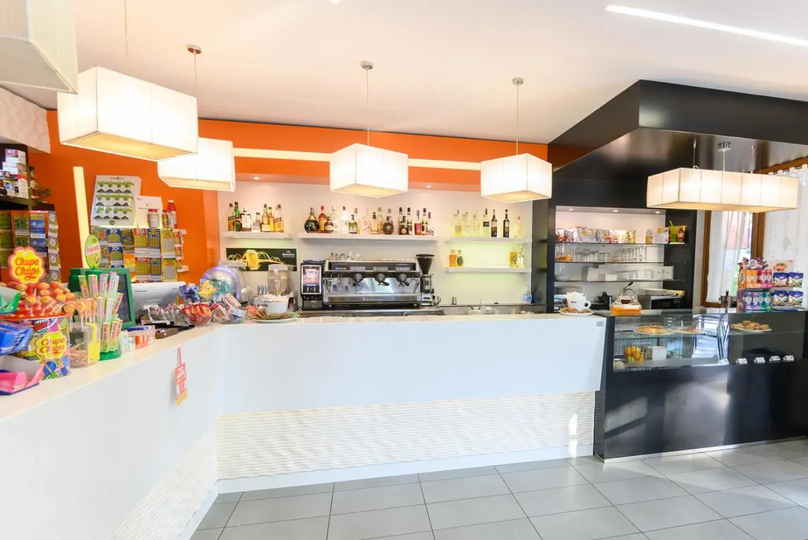 Lounge or bar in Bhotel Lounge or bar in Bhotel