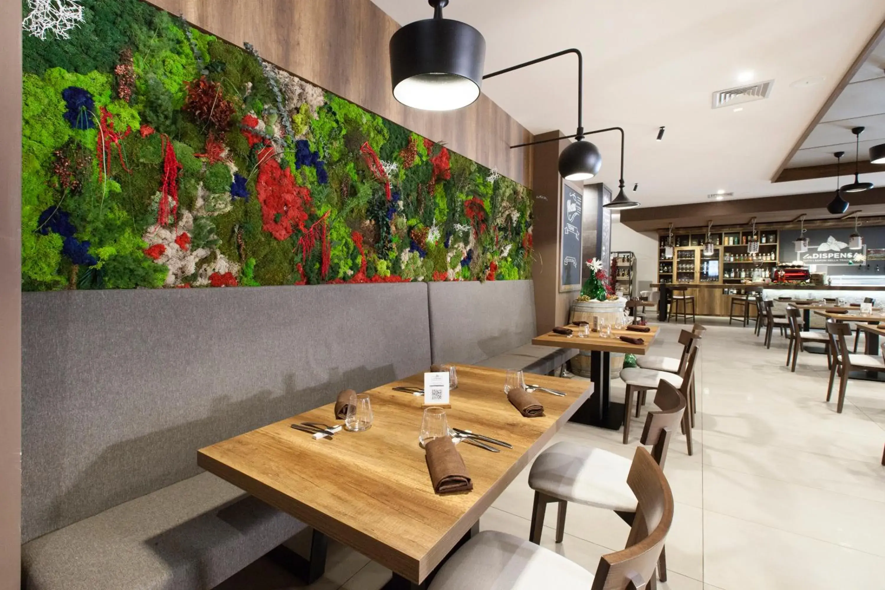 Restaurant/places to eat in Bhotel Restaurant/places to eat in Bhotel