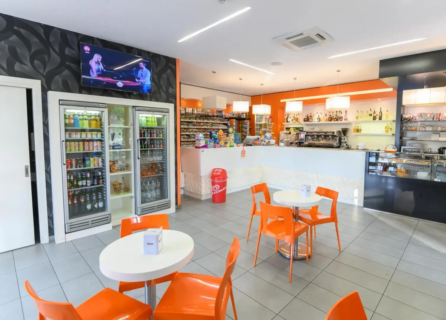 Lounge or bar in Bhotel Lounge or bar in Bhotel