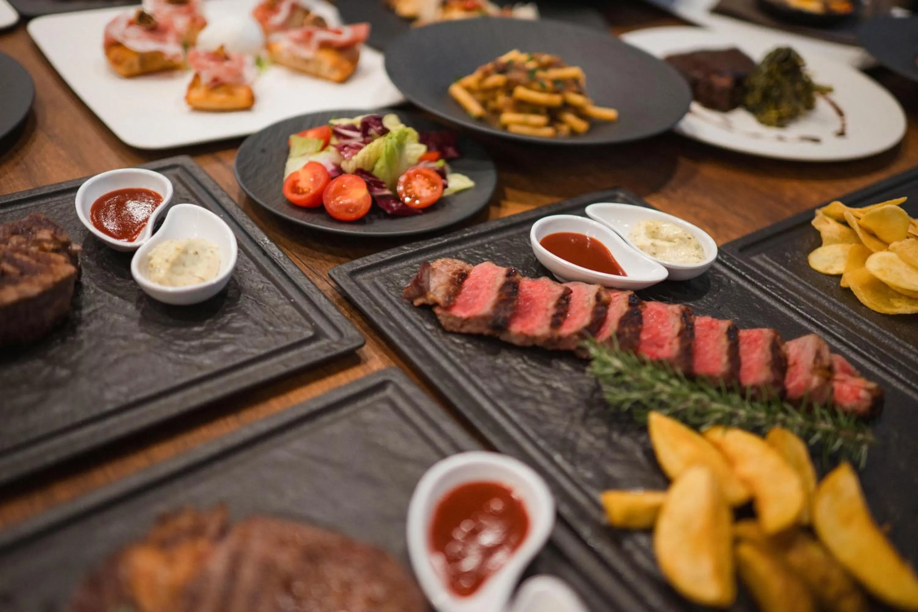 Food and drinks in Bhotel