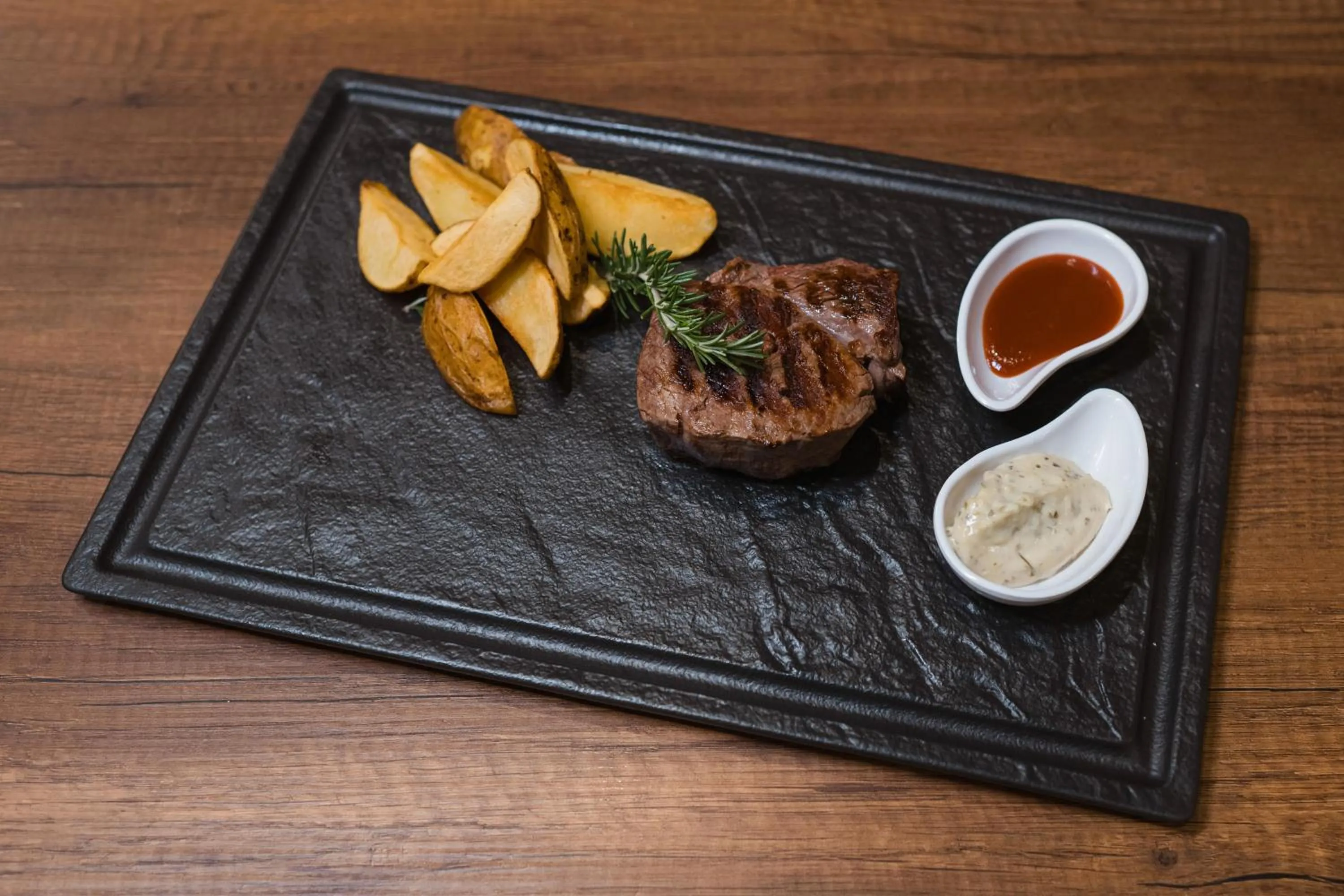 Food and drinks in Bhotel