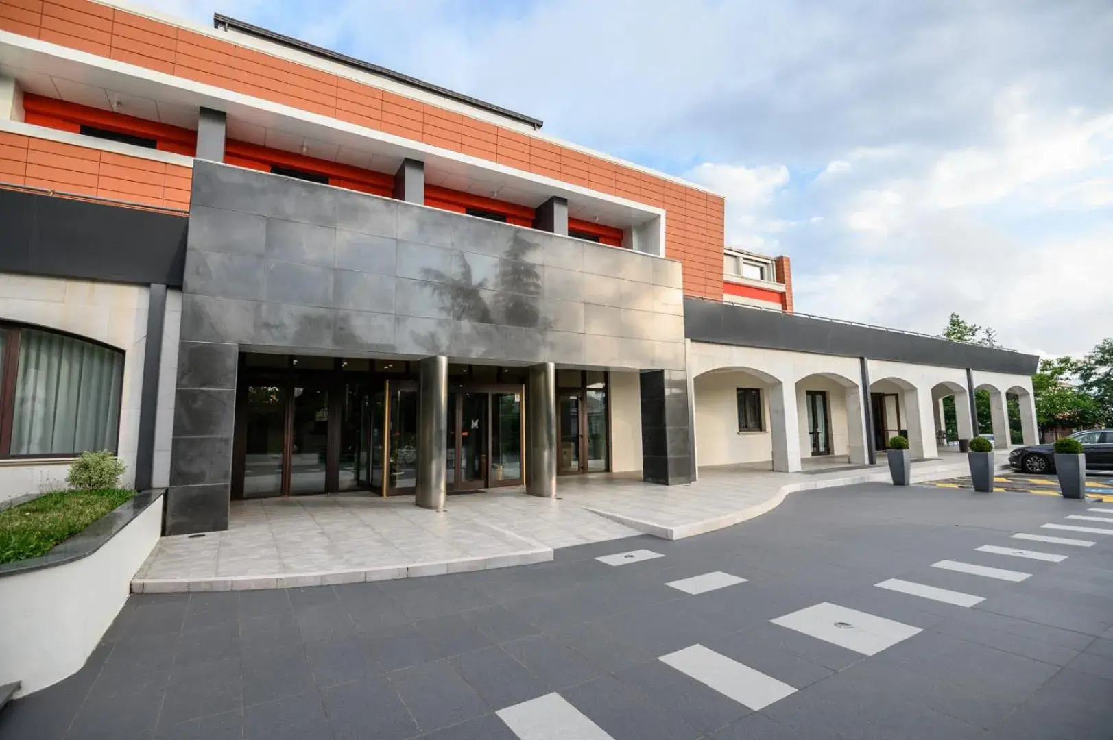 Property building in Bhotel Property building in Bhotel