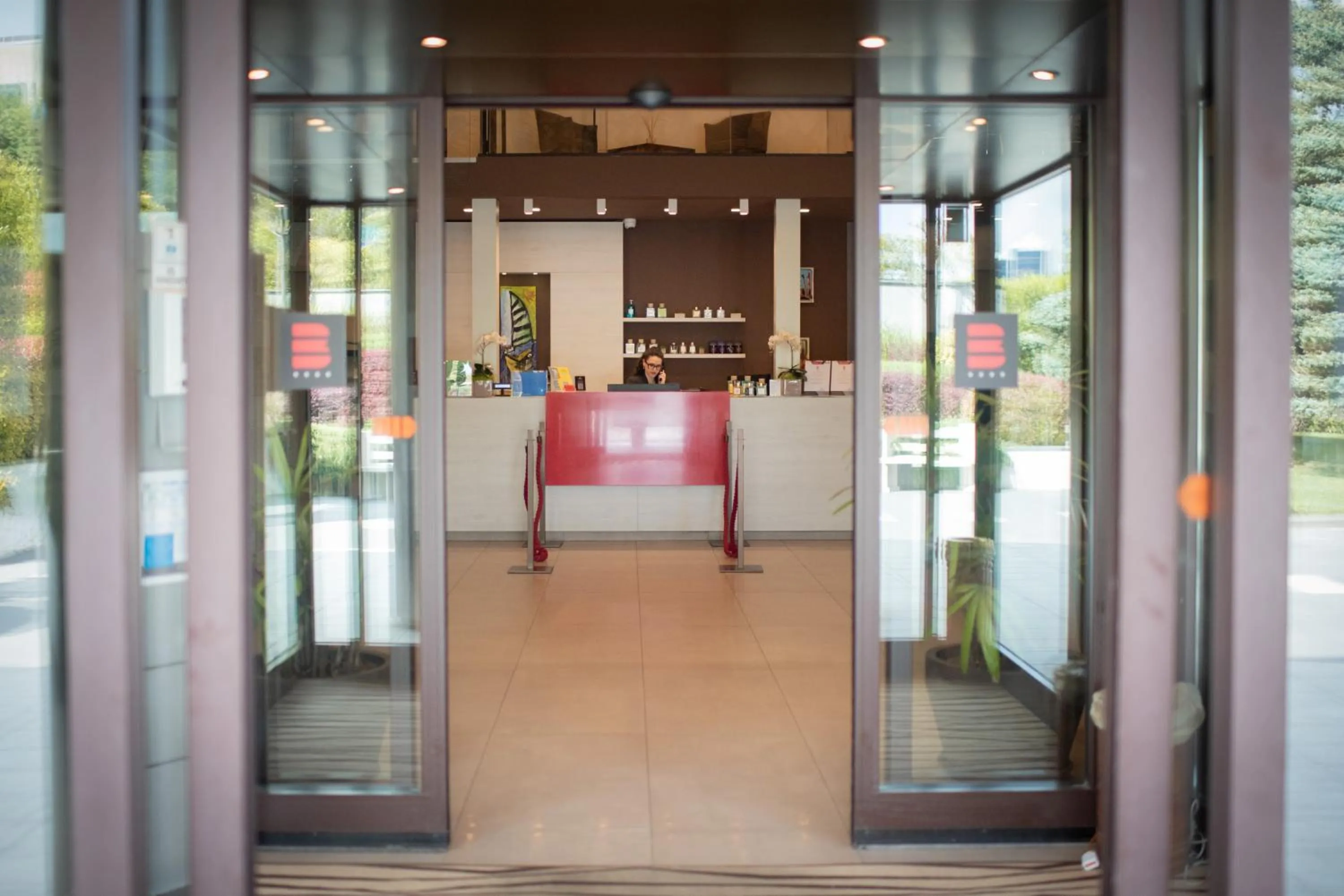 Facade/entrance in Bhotel