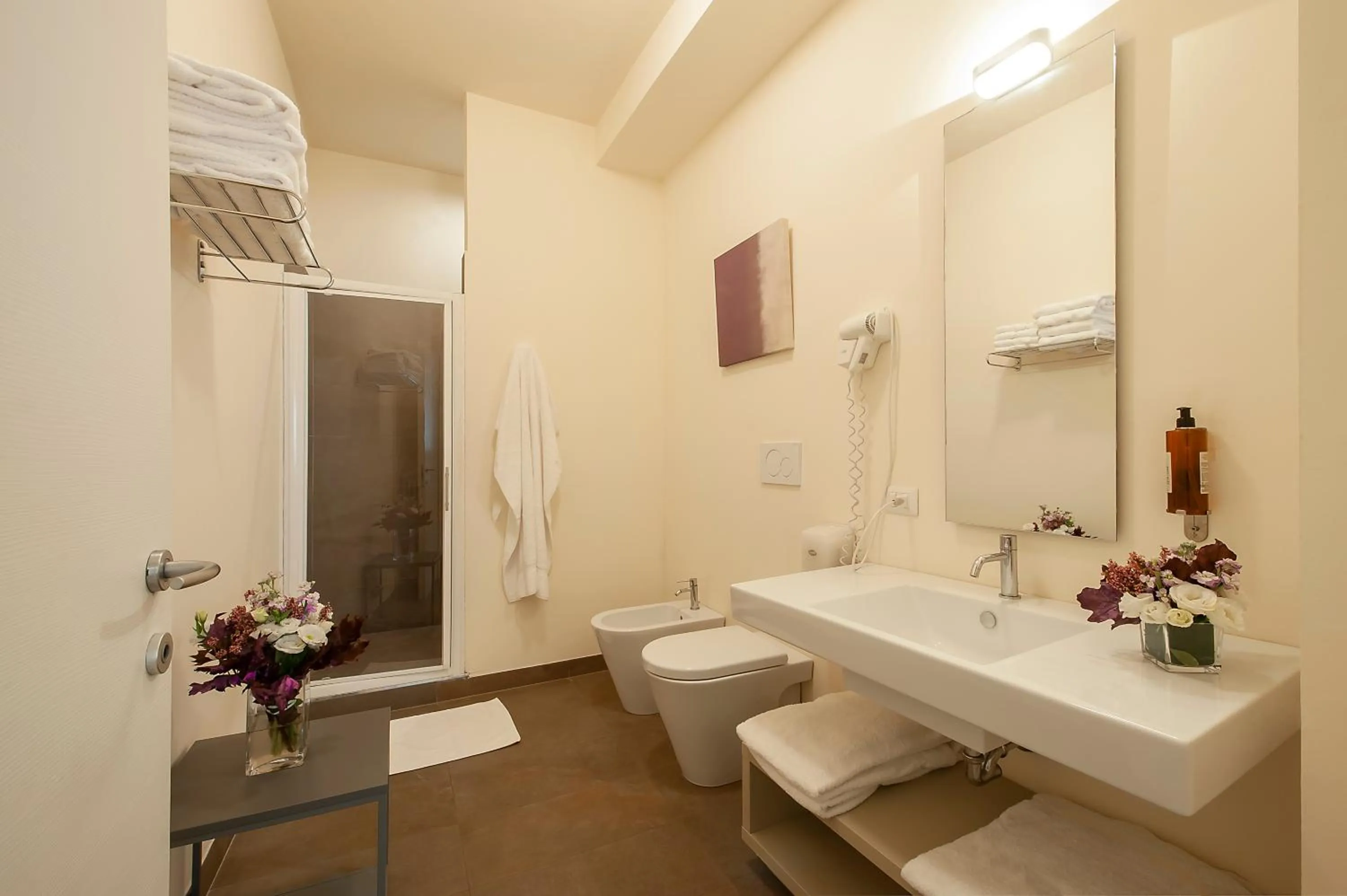 Bathroom in Hotel La Corte