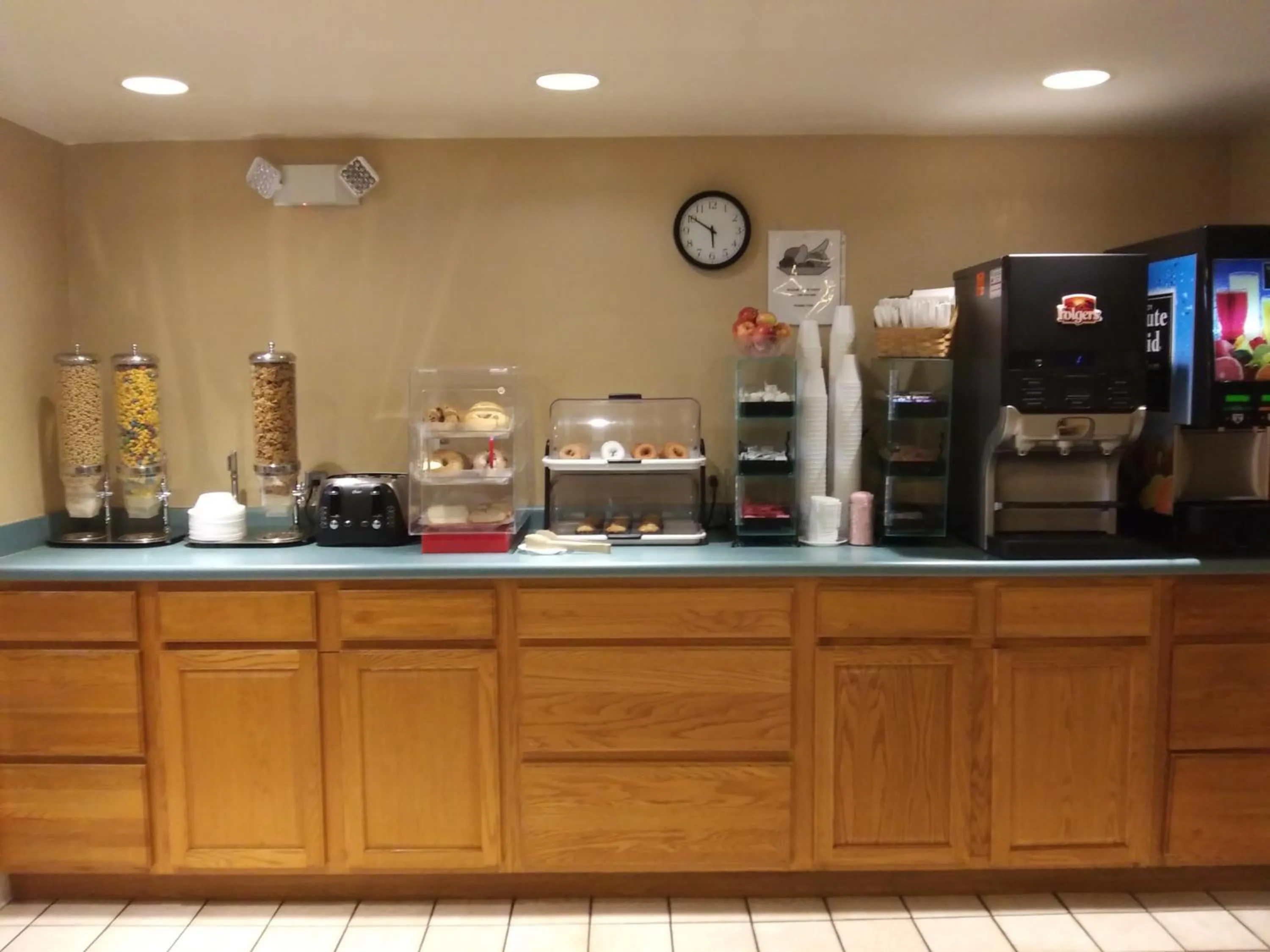 Breakfast in Bestway Inn - Madison