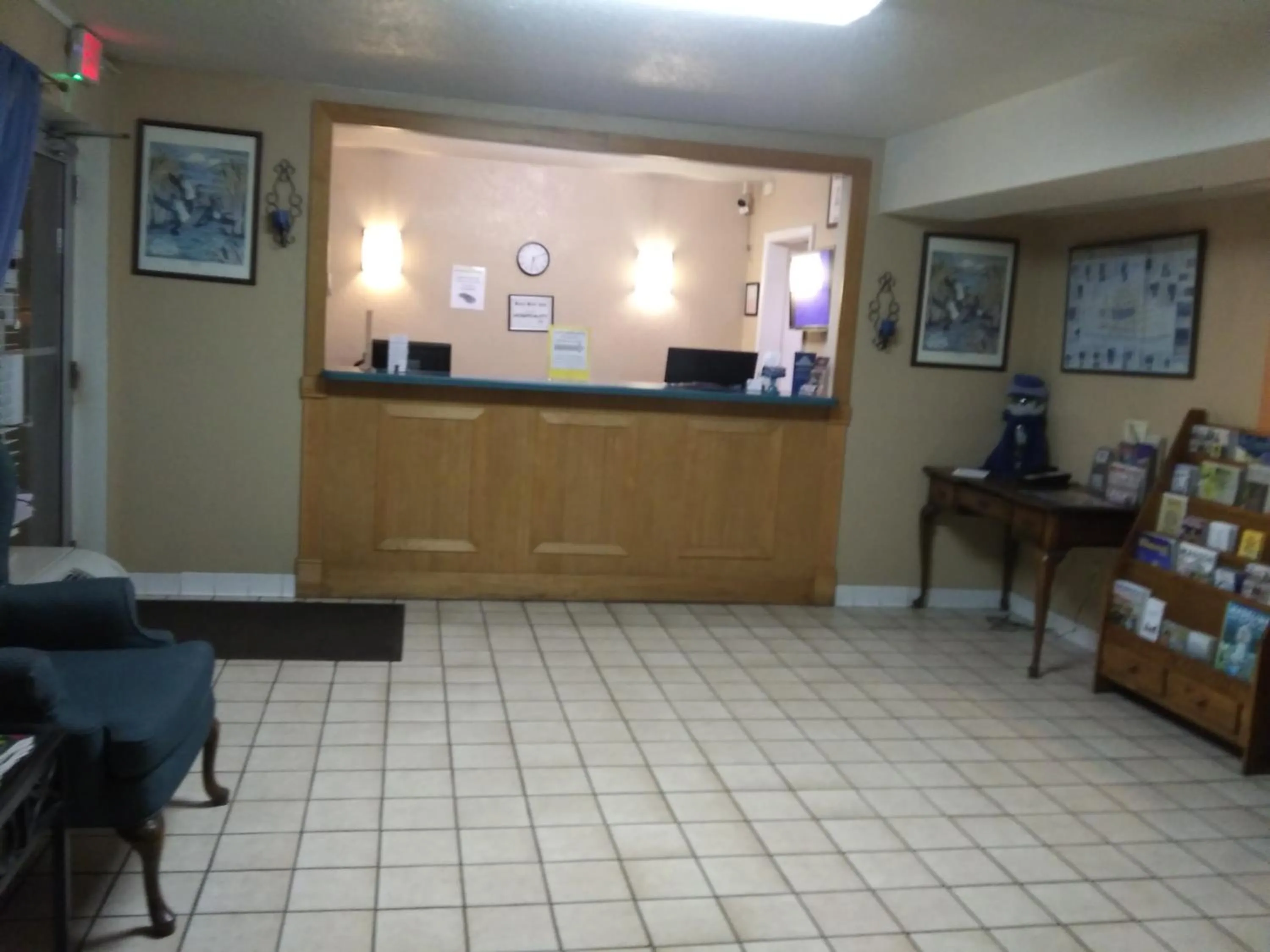 Lobby or reception in Bestway Inn - Madison