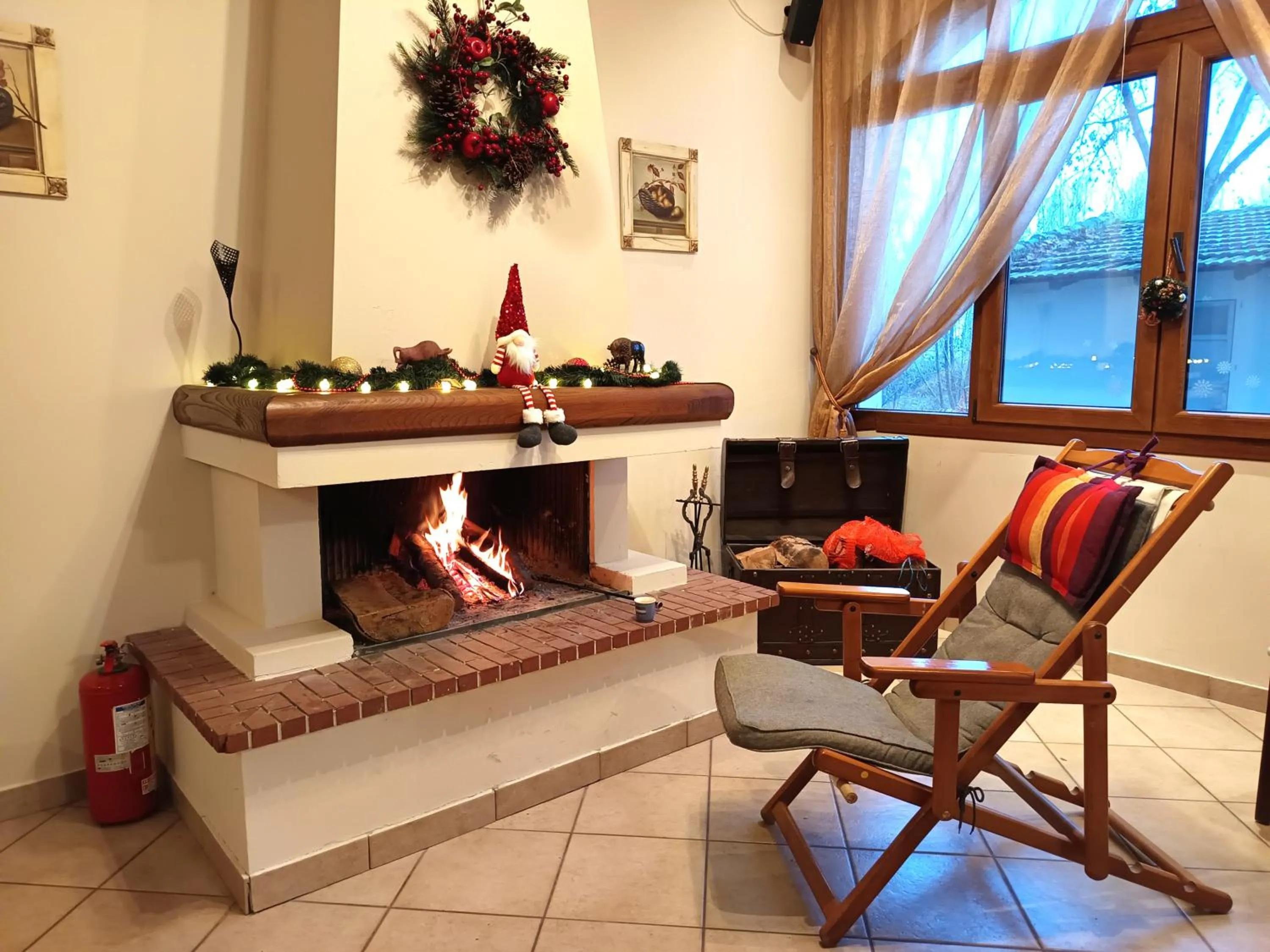 Restaurant/places to eat in Yannis Hotel
