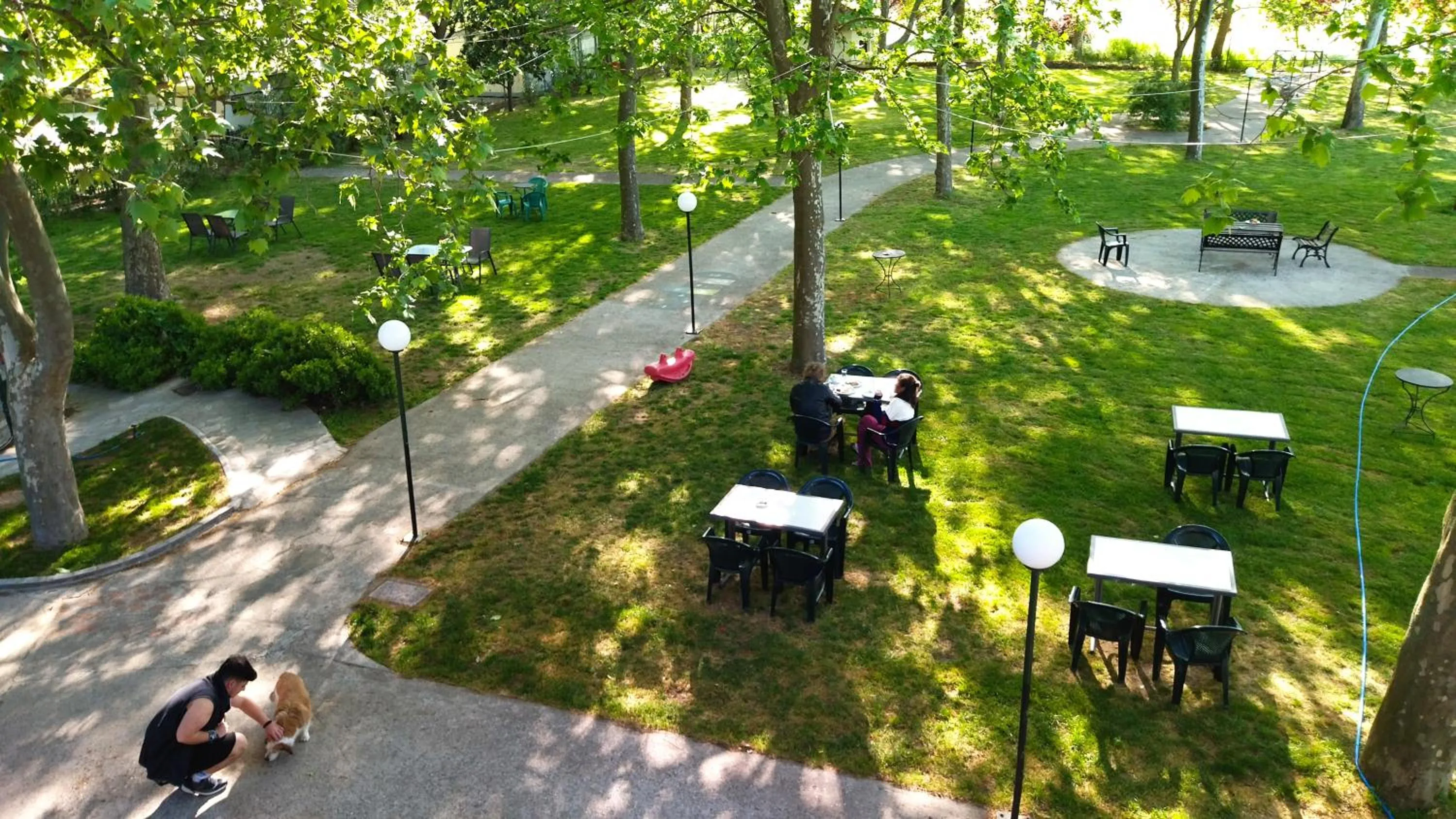 Restaurant/places to eat in Yannis Hotel
