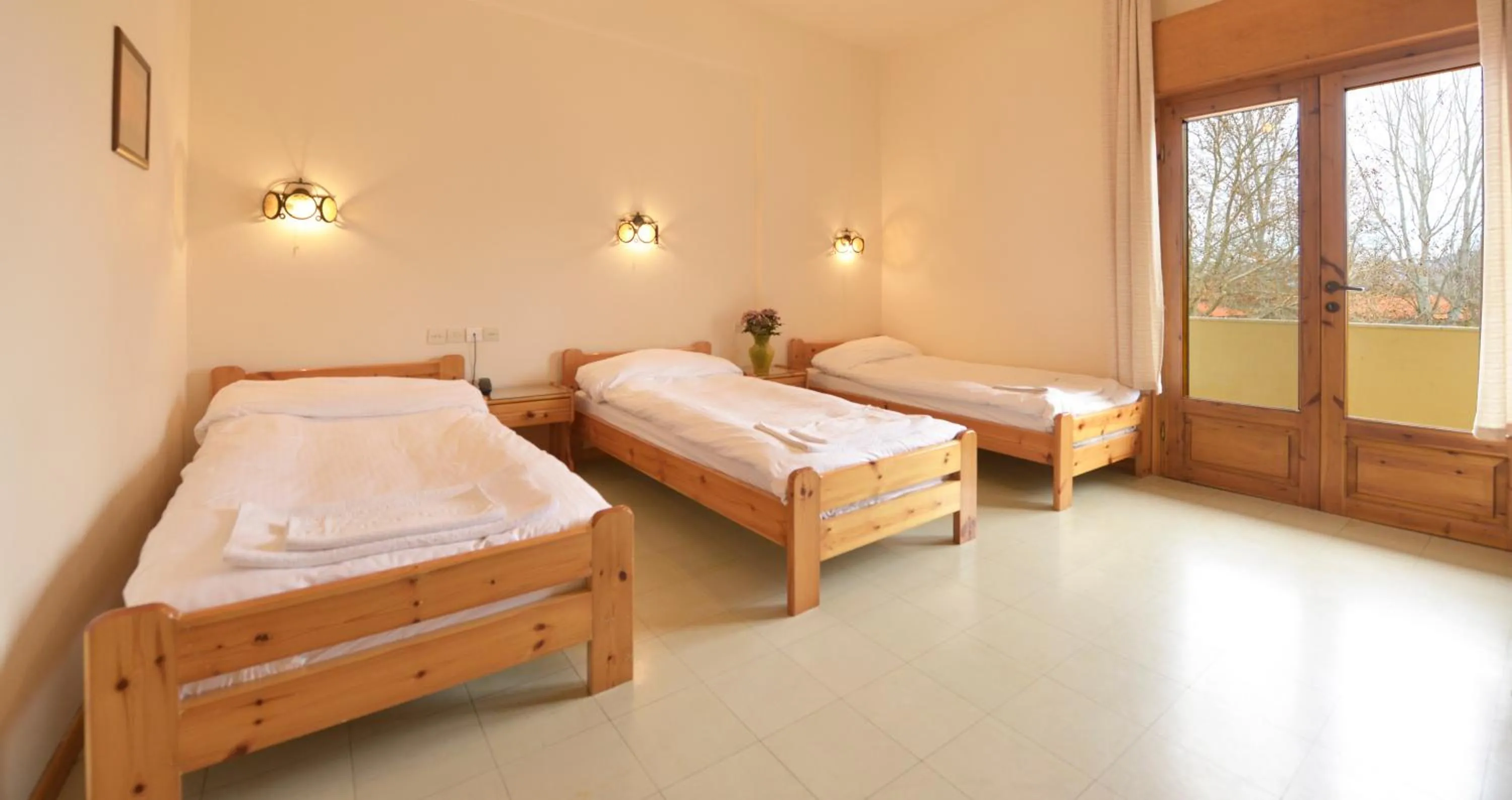 Bedroom, Bed in Yannis Hotel