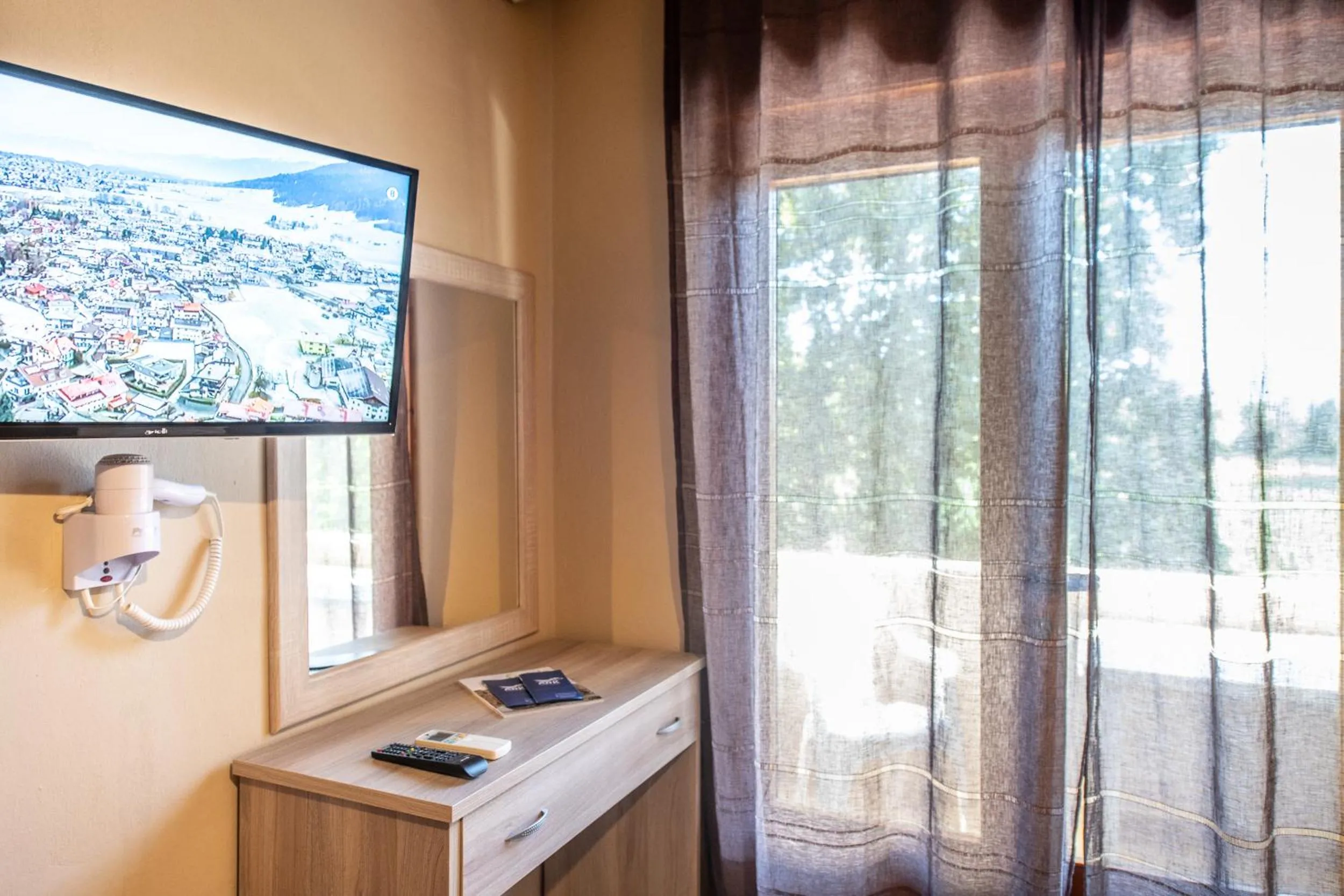 TV and multimedia in Yannis Hotel