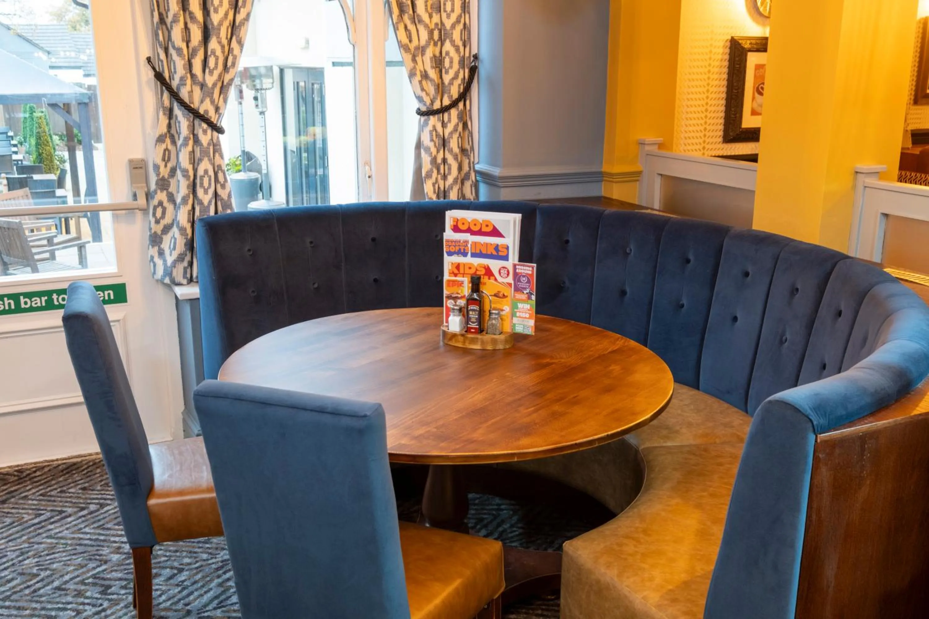 Restaurant/places to eat in Charnwood Arms By Greene King Inns