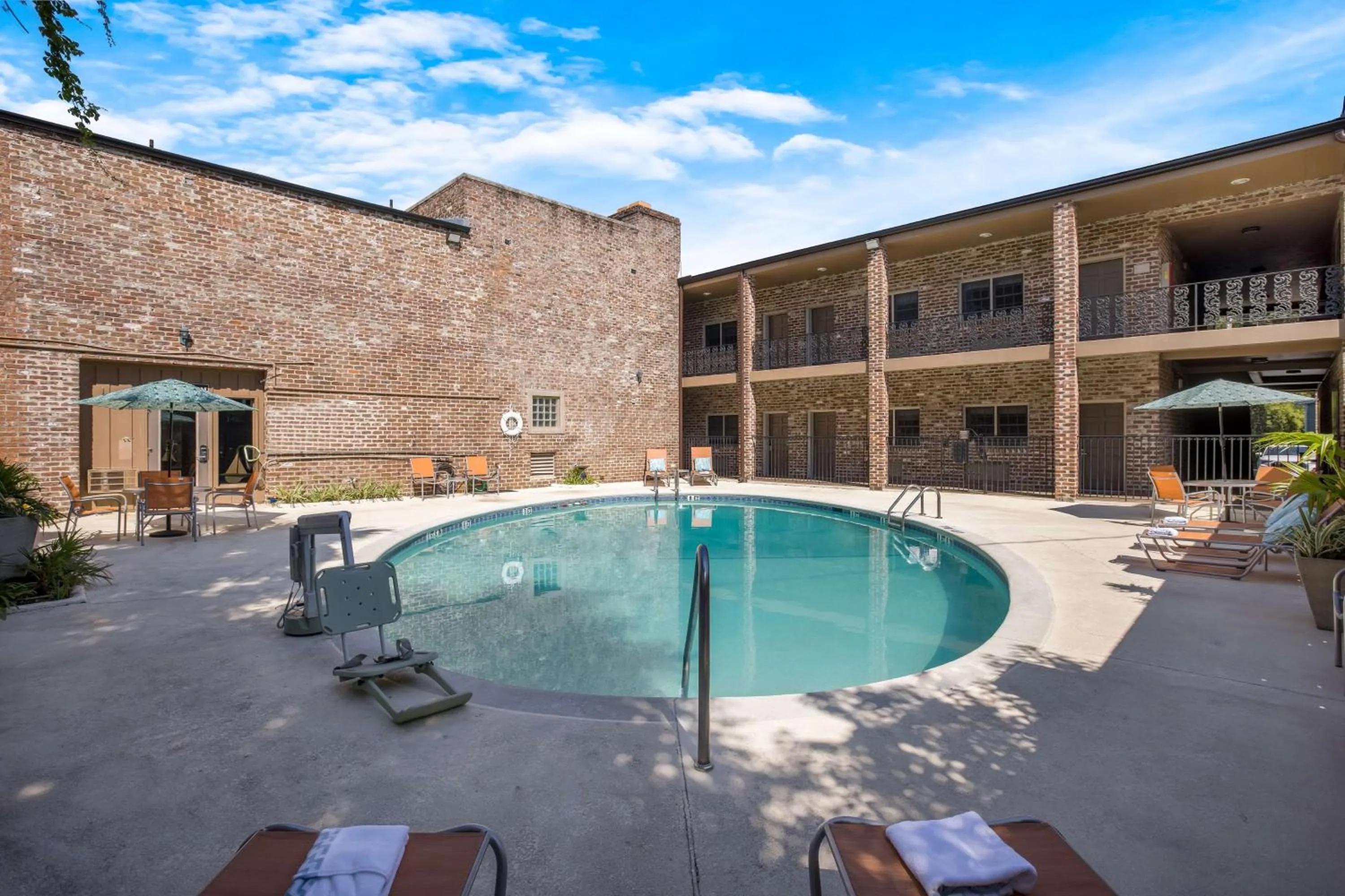 Pool view in Best Western Sea Island Inn