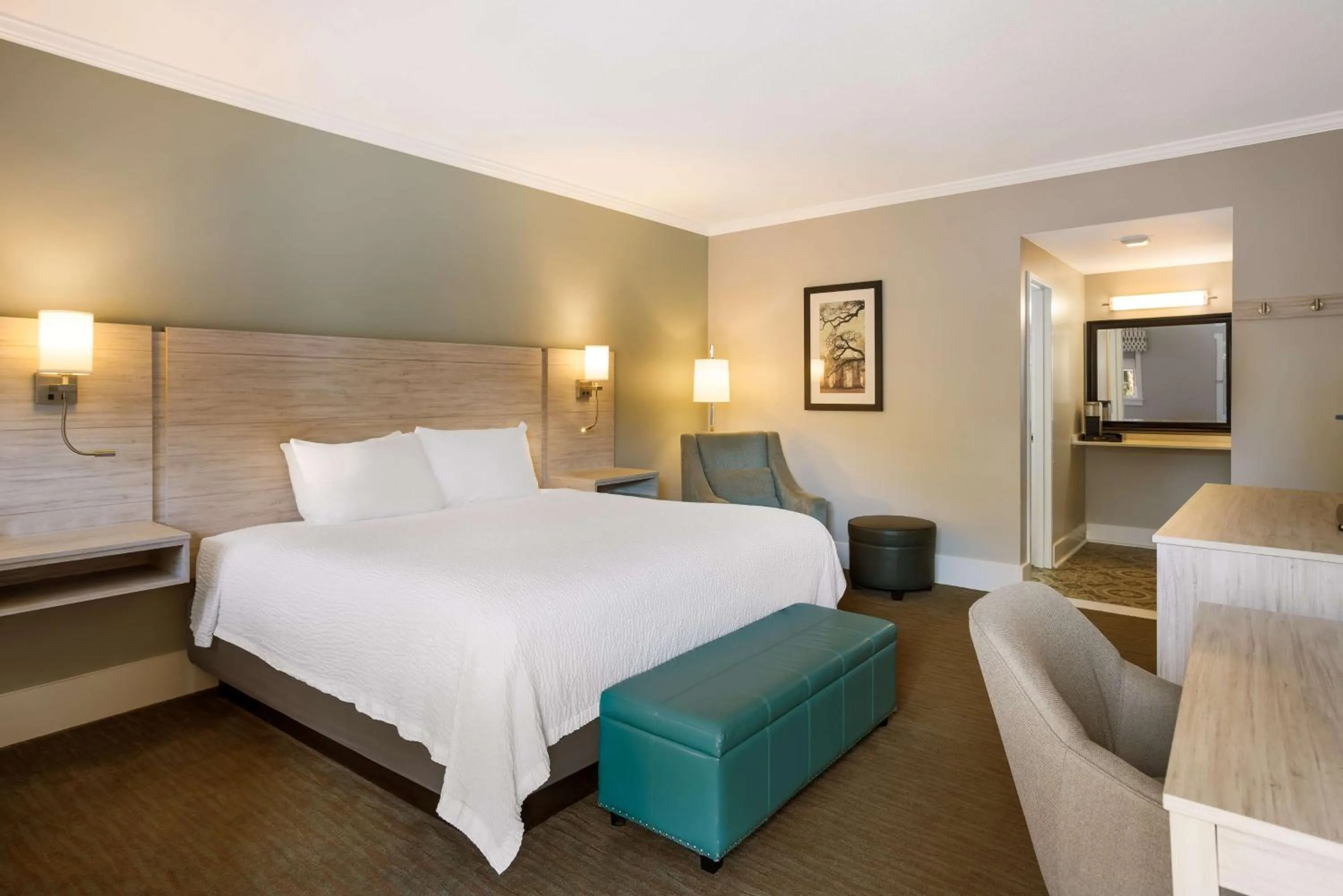 Bedroom, Bed in Best Western Sea Island Inn