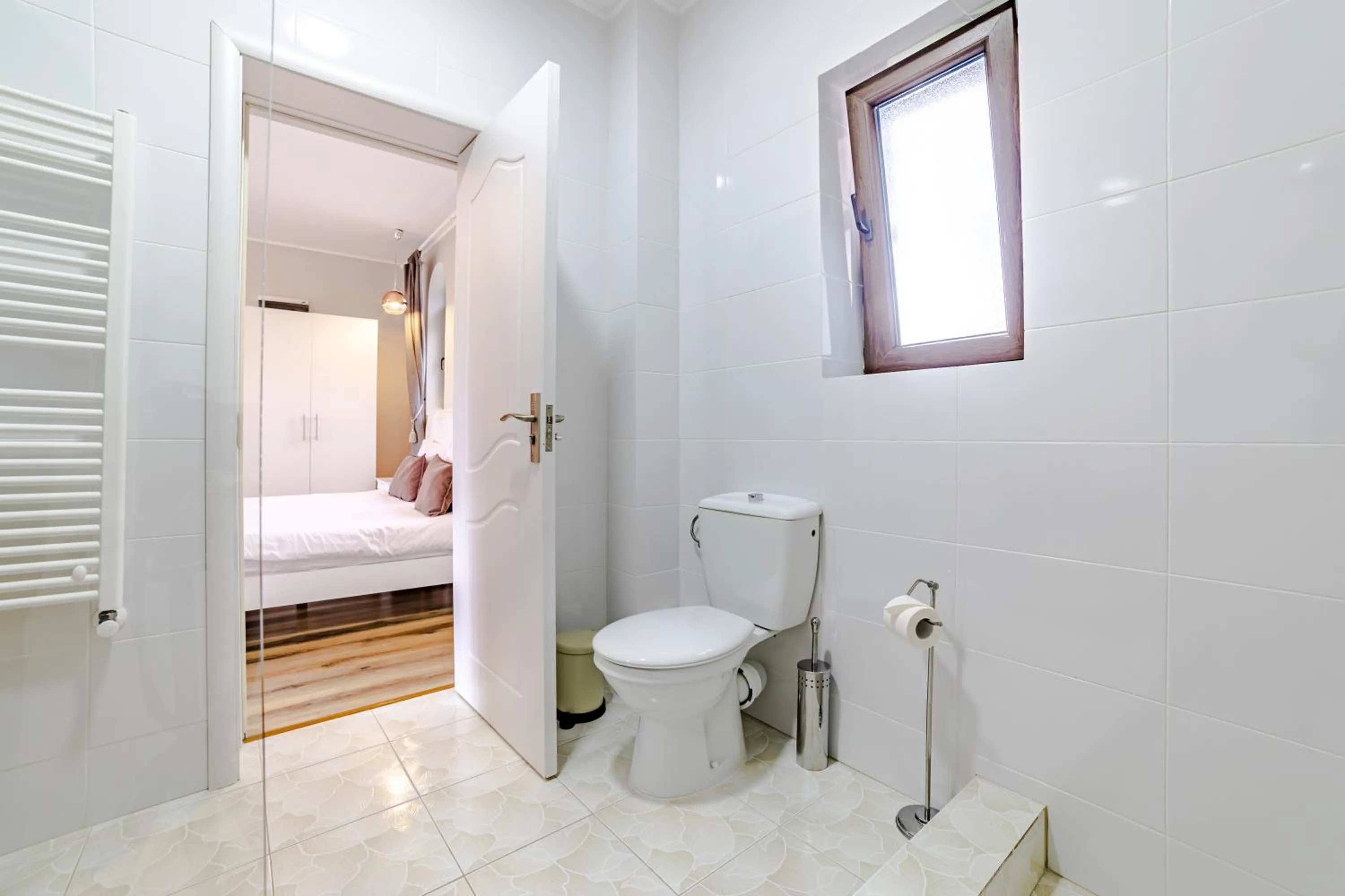 Bathroom, Bed in Yael Luxury Apartments 2