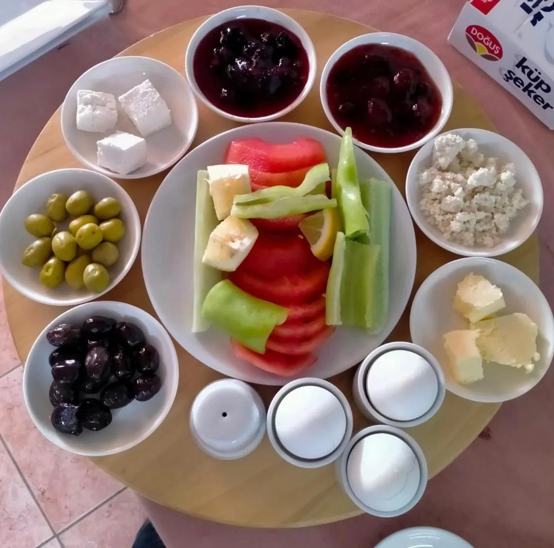 Restaurant/places to eat in Rosy Suites Hotel