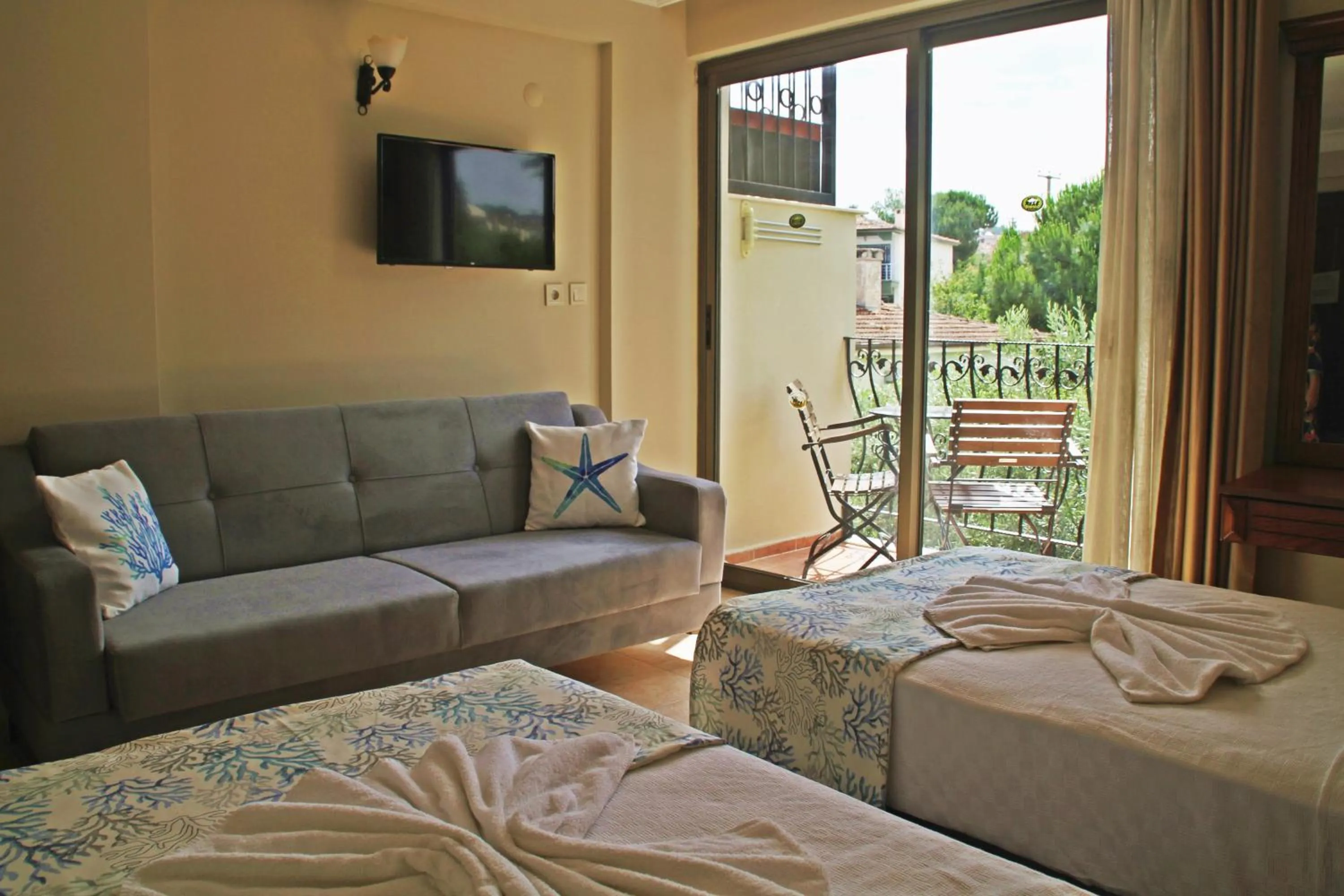 View (from property/room), Bed in Rosy Suites Hotel