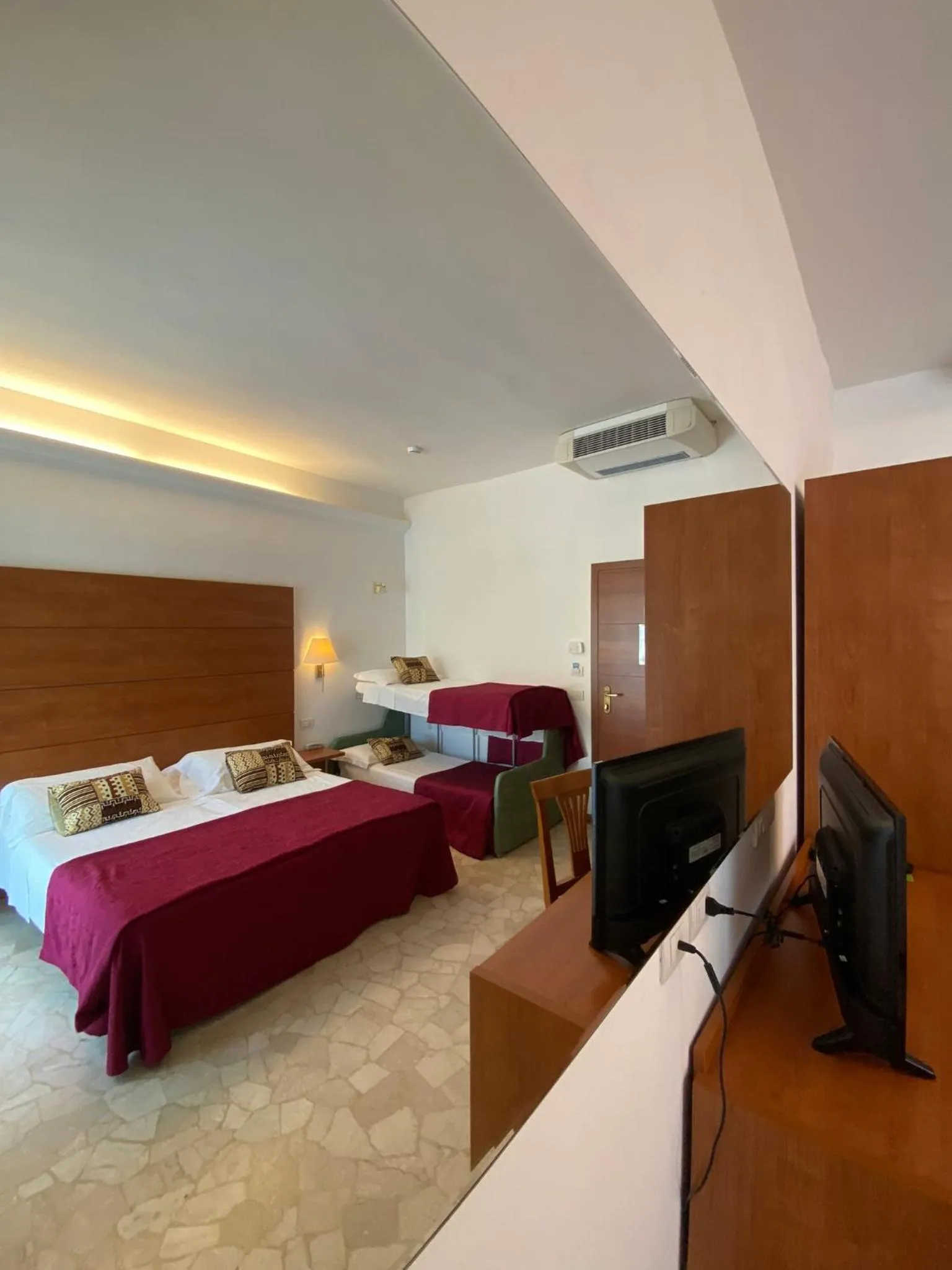 Photo of the whole room, Bed in Hotel Villa del Parco