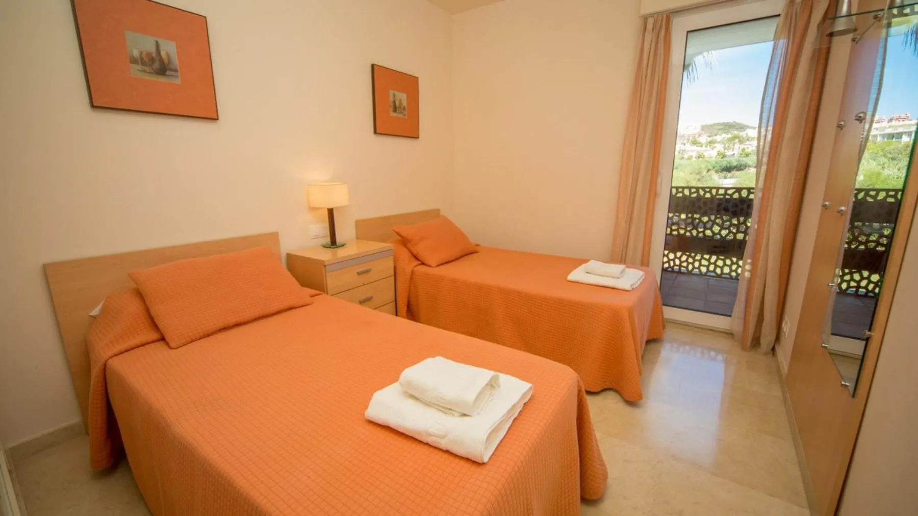 Other, Bed in Los Granados 2222