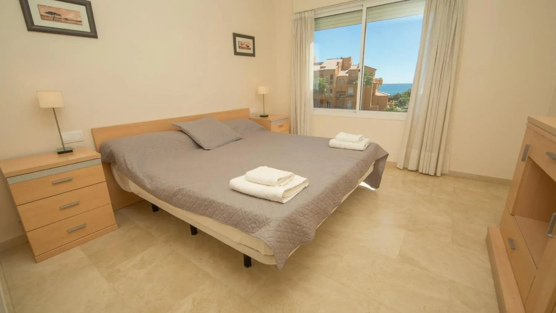 Other, Bed in Los Granados 2222