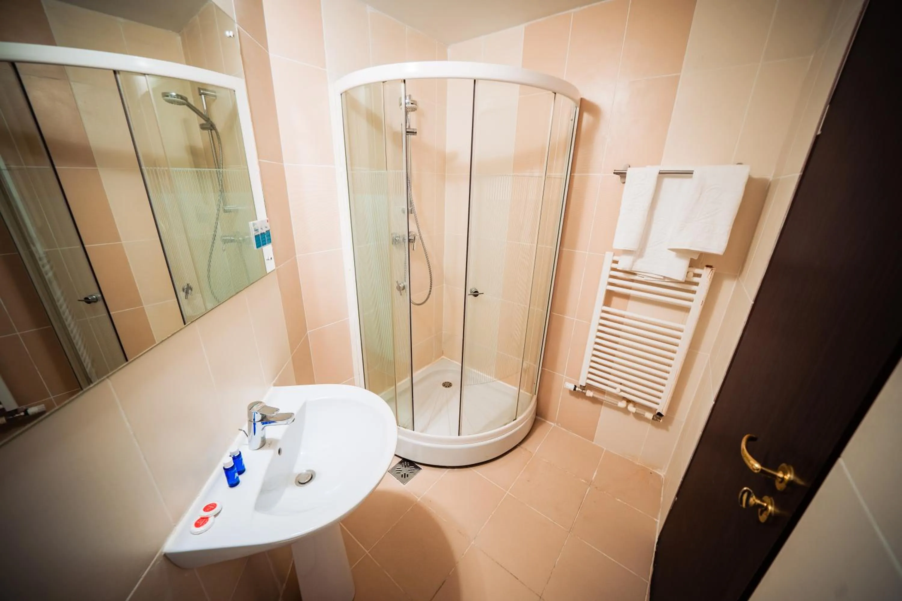 Bathroom in Bacolux Diana, Herculane