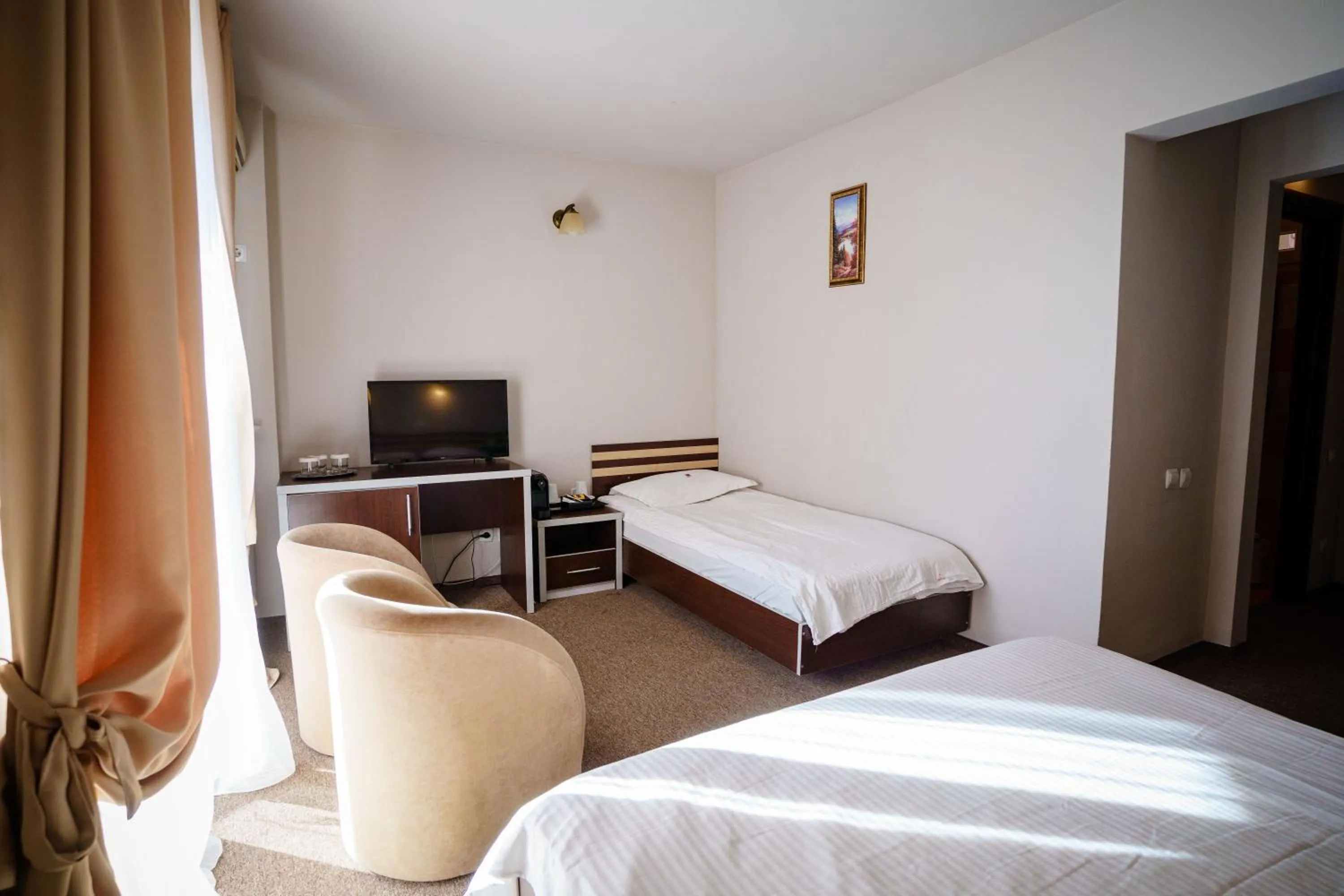 Photo of the whole room, Bed in Bacolux Diana, Herculane