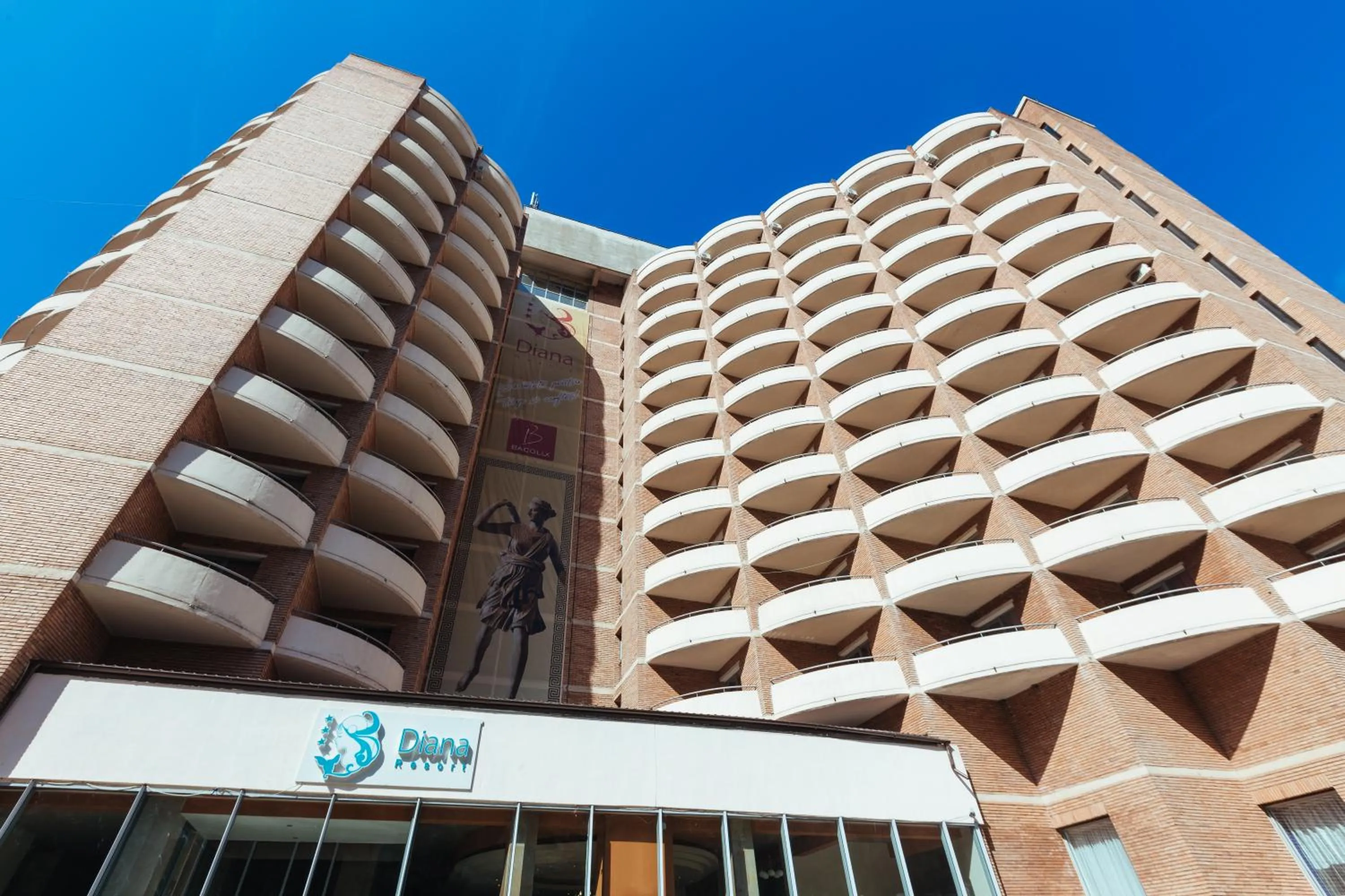 Property building in Bacolux Diana, Herculane