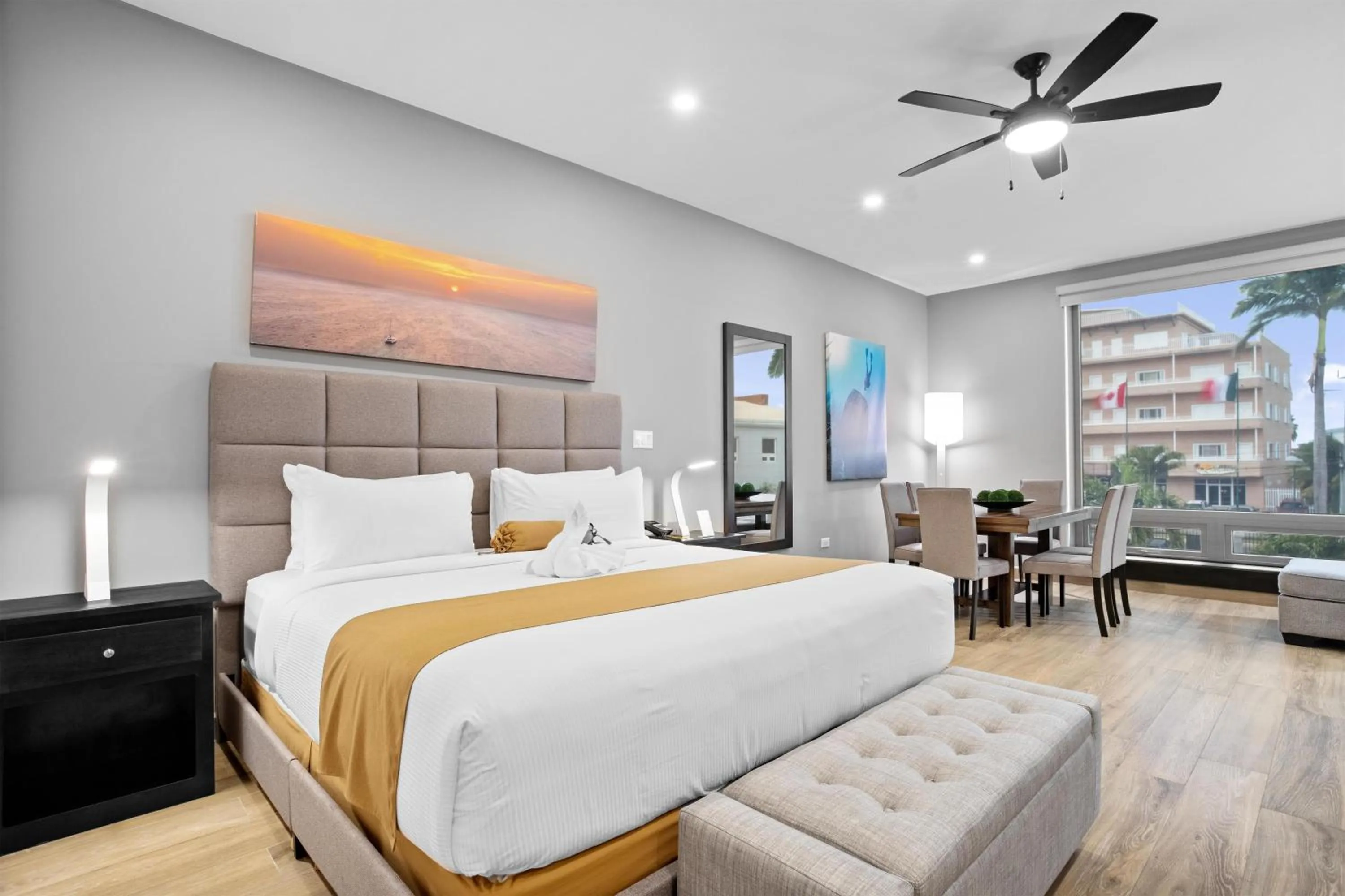 Photo of the whole room, Bed in Best Western Plus Belize Biltmore Plaza