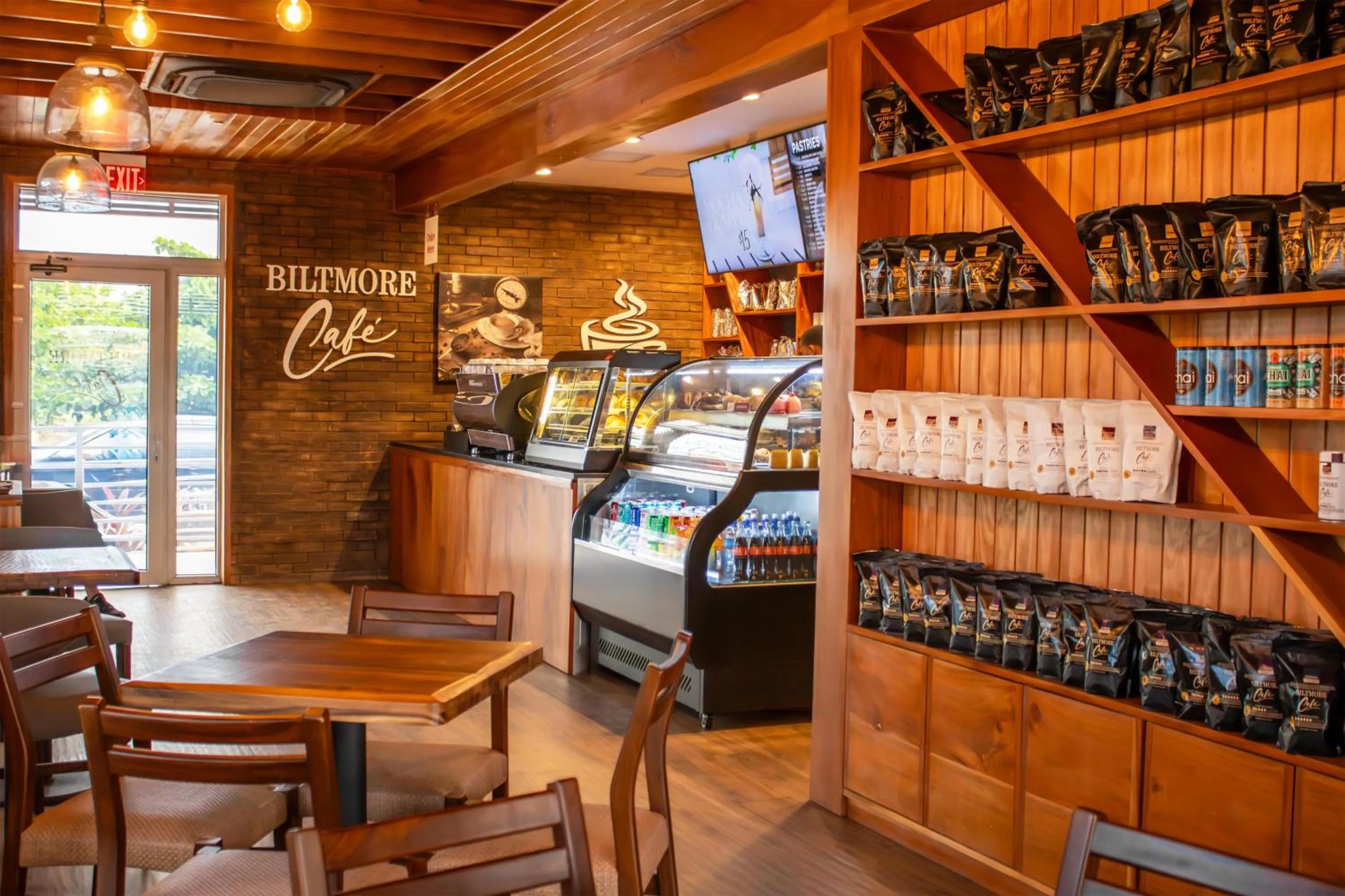 Property building in Best Western Plus Belize Biltmore Plaza