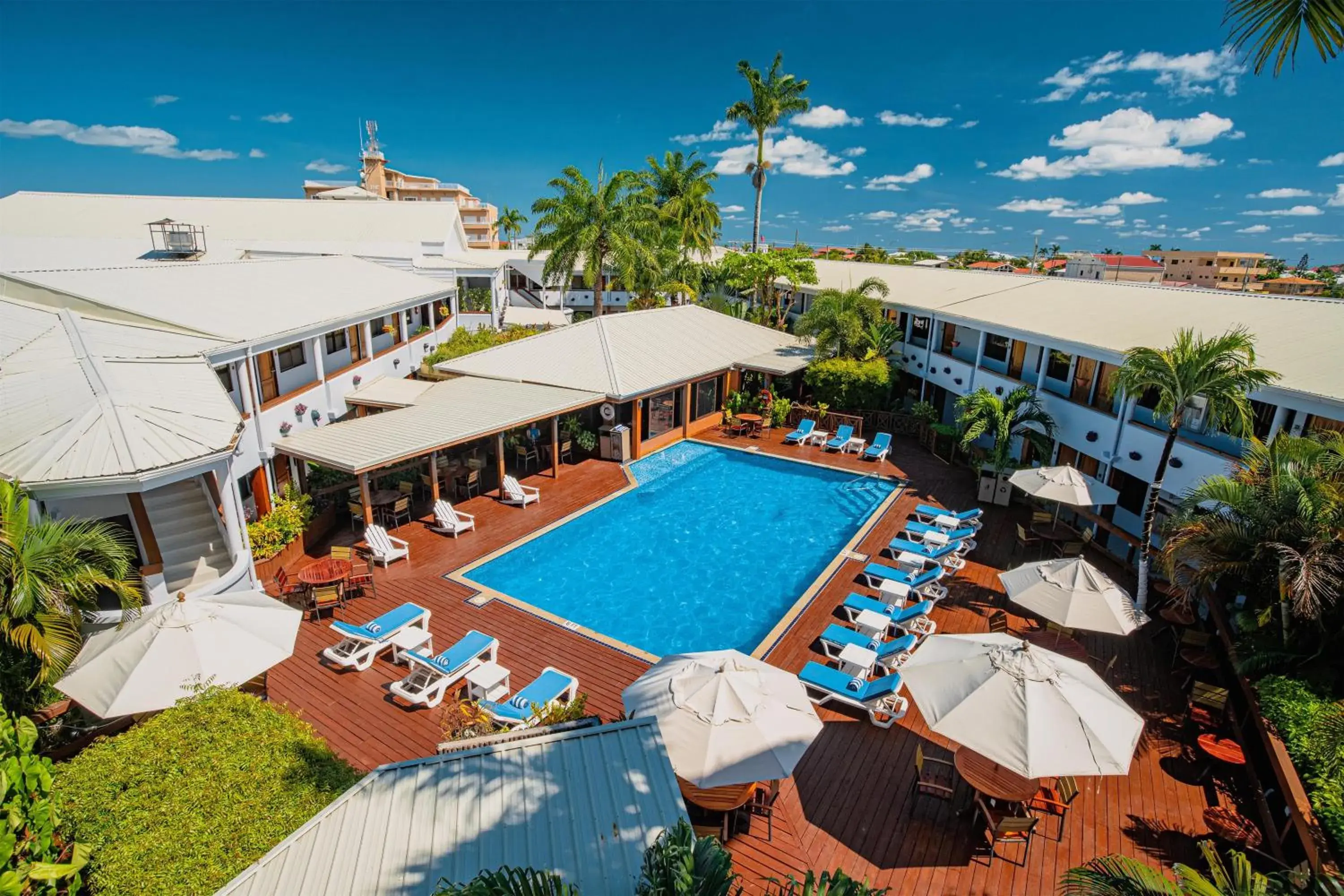 Pool view in Best Western Plus Belize Biltmore Plaza Pool view in Best Western Plus Belize Biltmore Plaza