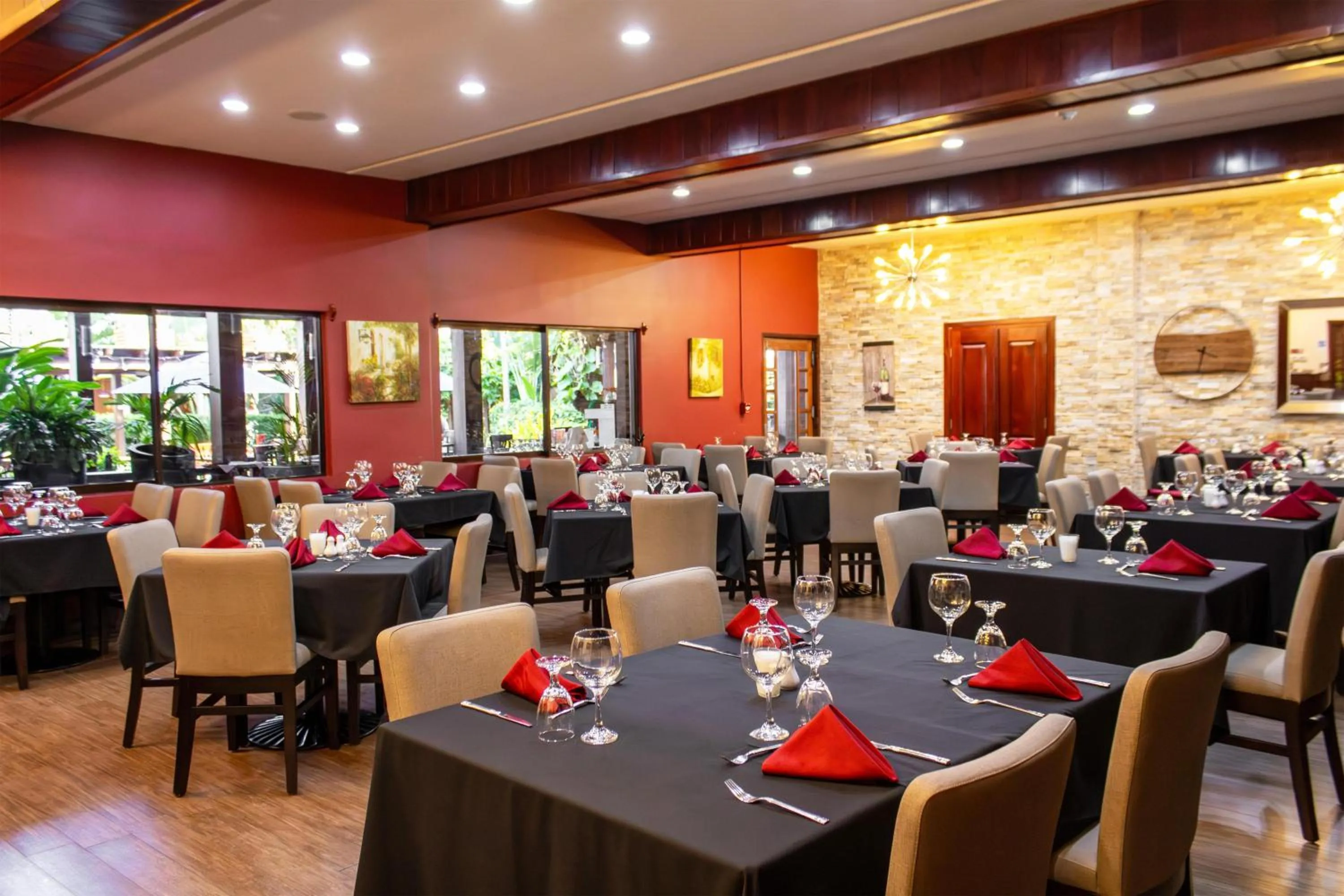 Restaurant/places to eat in Best Western Plus Belize Biltmore Plaza