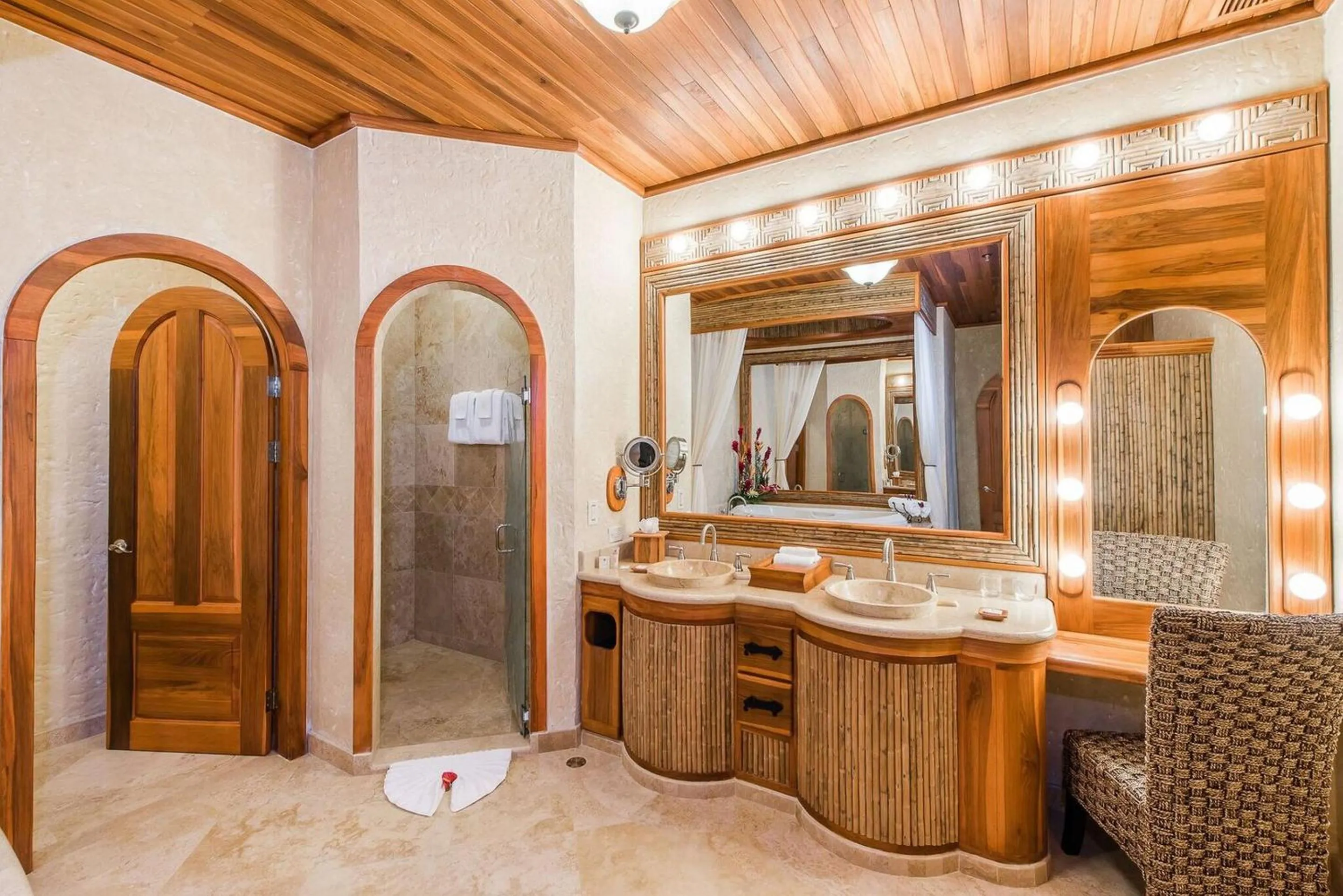 Shower in The Springs Resort & Spa at Arenal