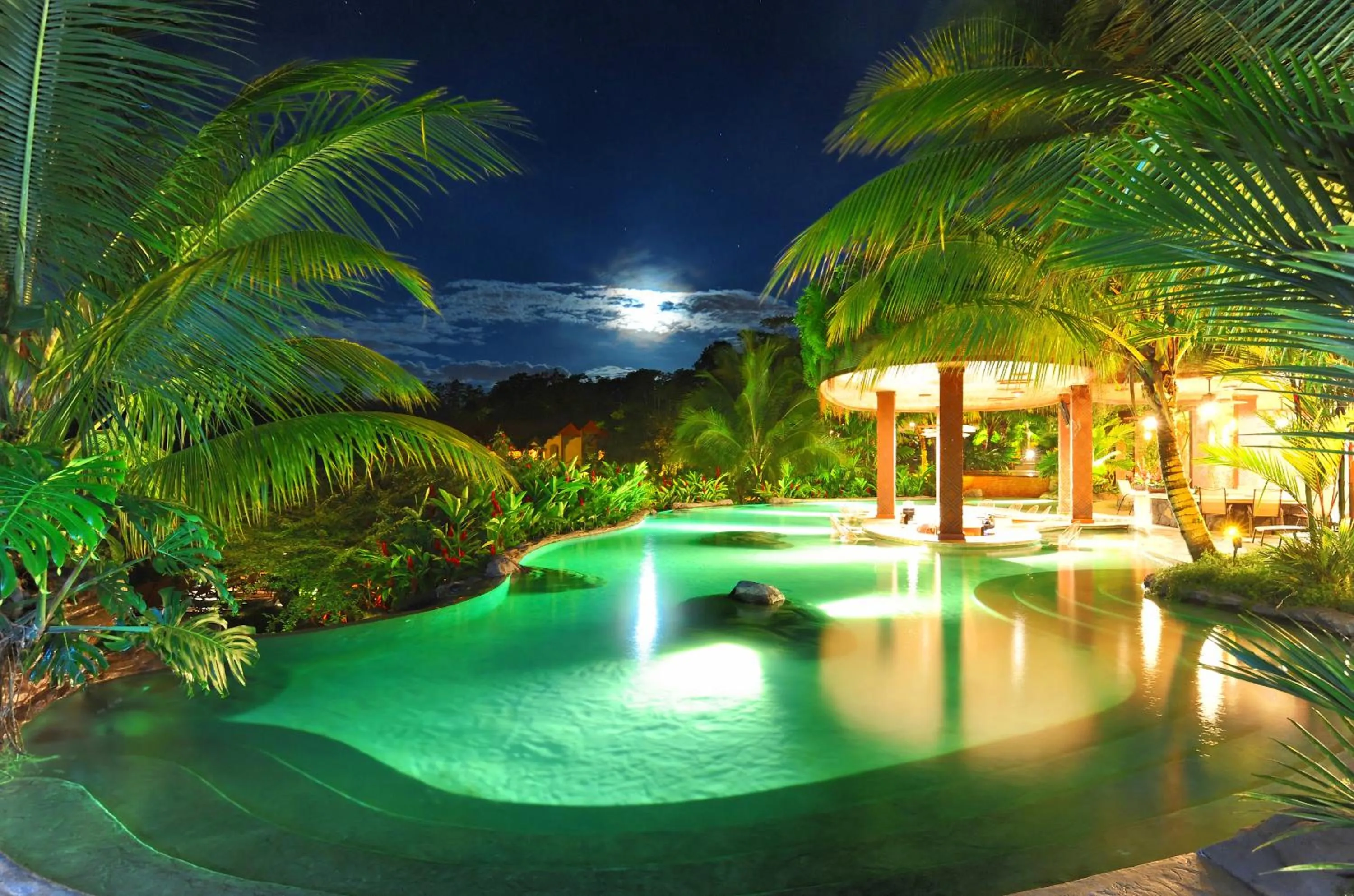 Food and drinks in The Springs Resort & Spa at Arenal