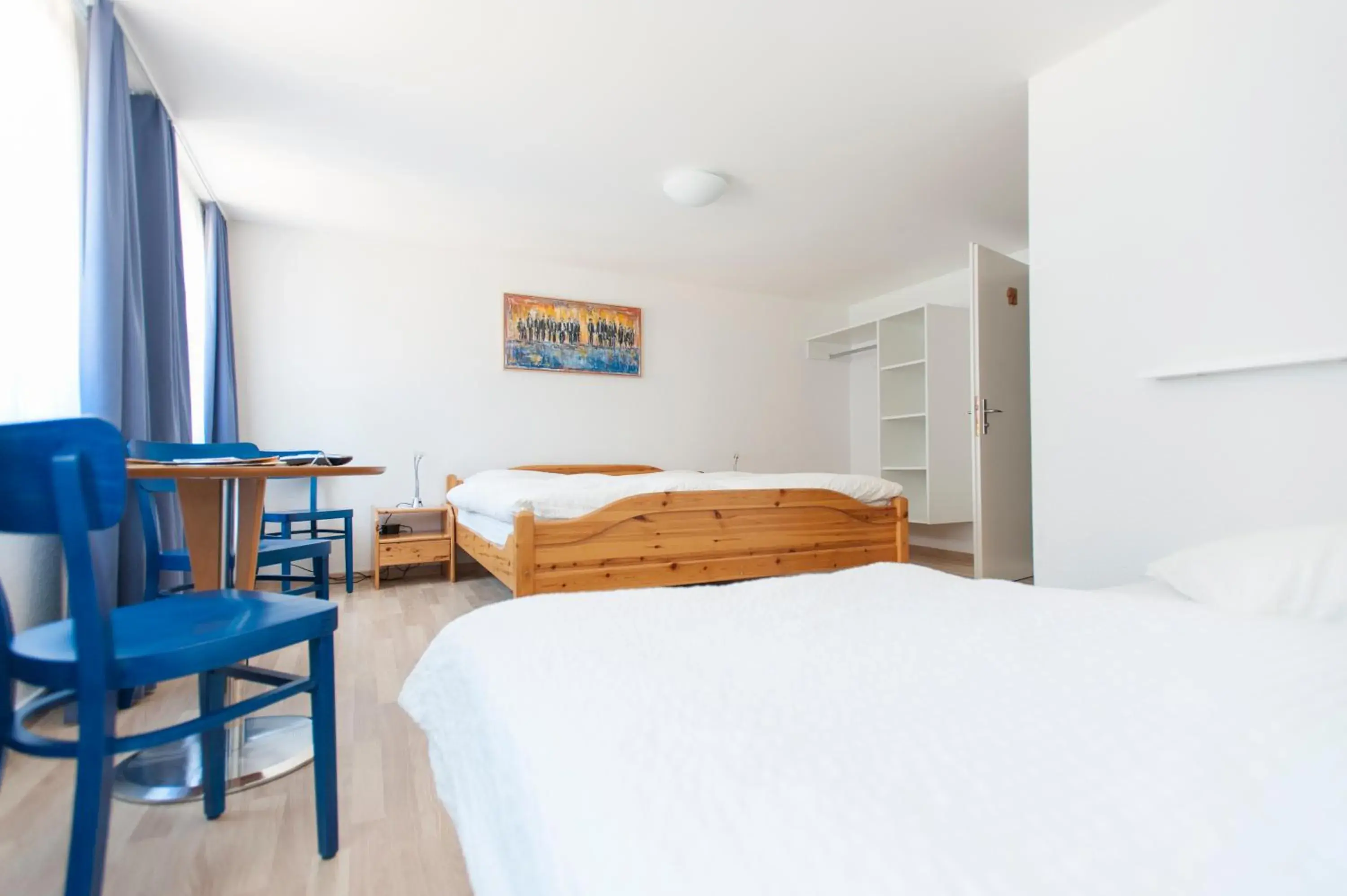 Triple Room with Private Bathroom in Hotel Gerig Triple Room with Private Bathroom in Hotel Gerig