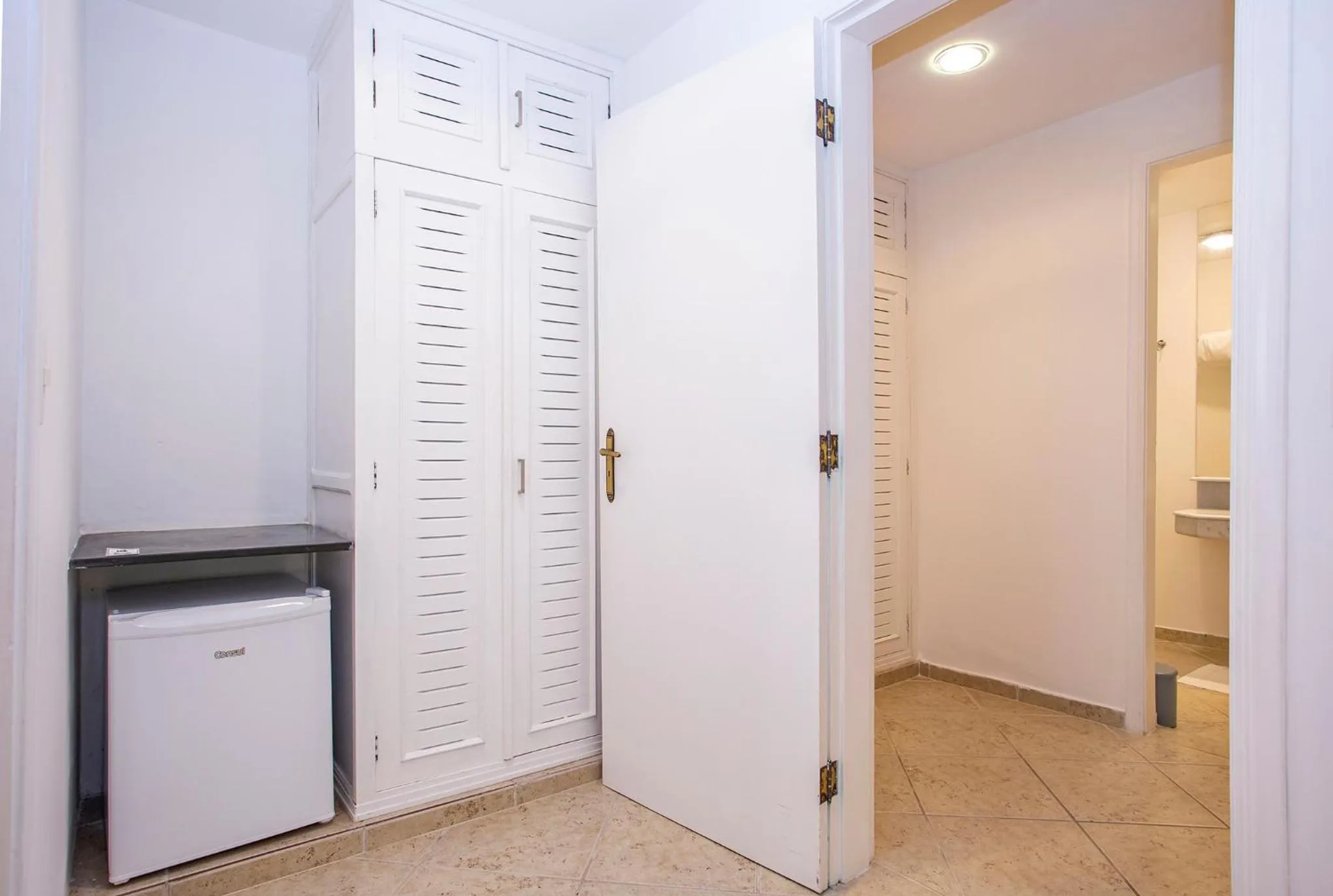 wardrobe in Hotel Mercedes