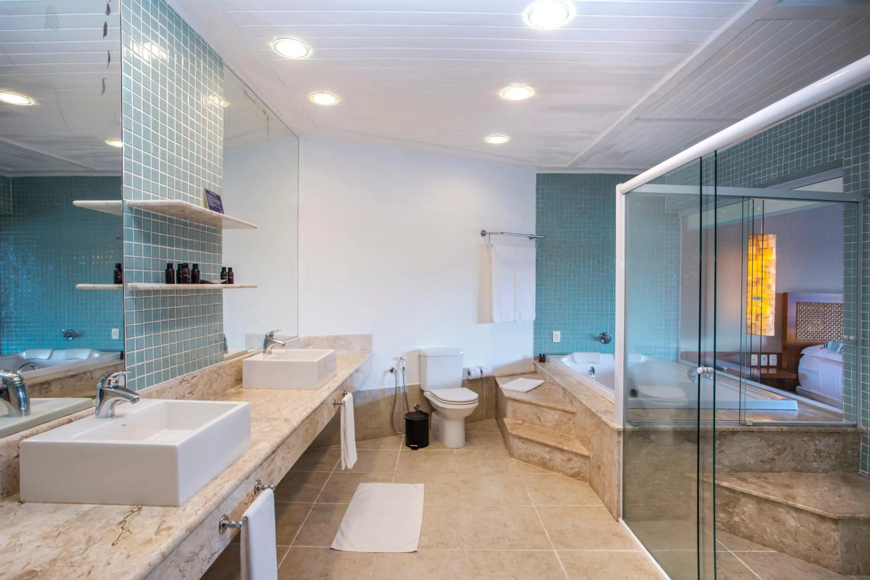 Shower in Hotel Mercedes