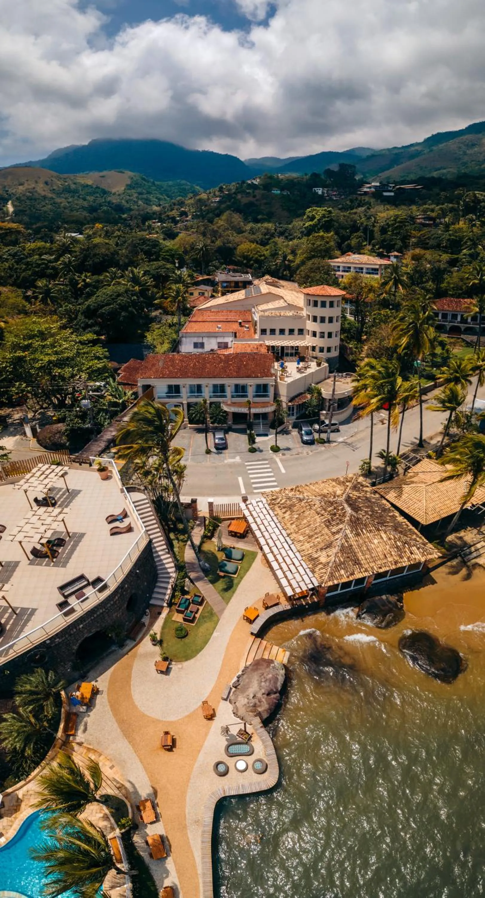 Property building in Hotel Mercedes