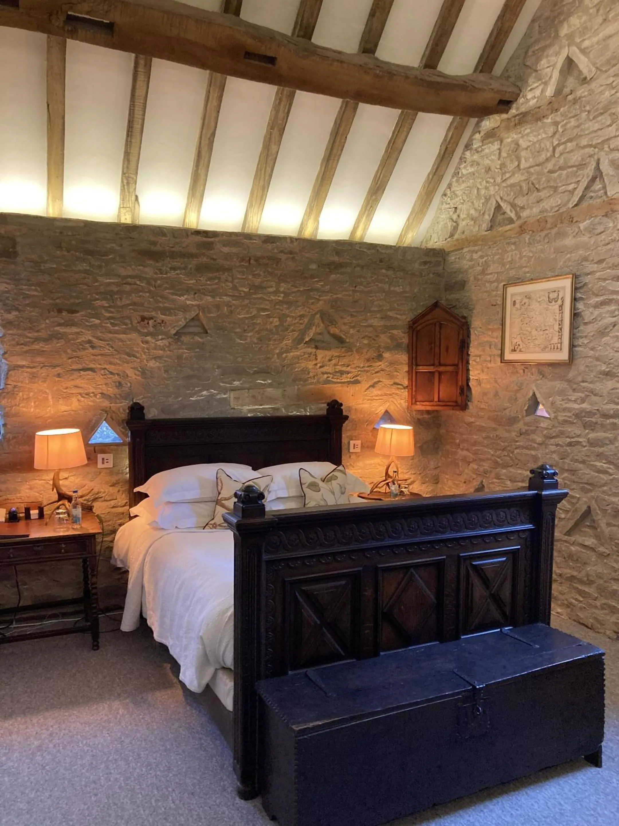 Bedroom, Bed in Old Downton Lodge