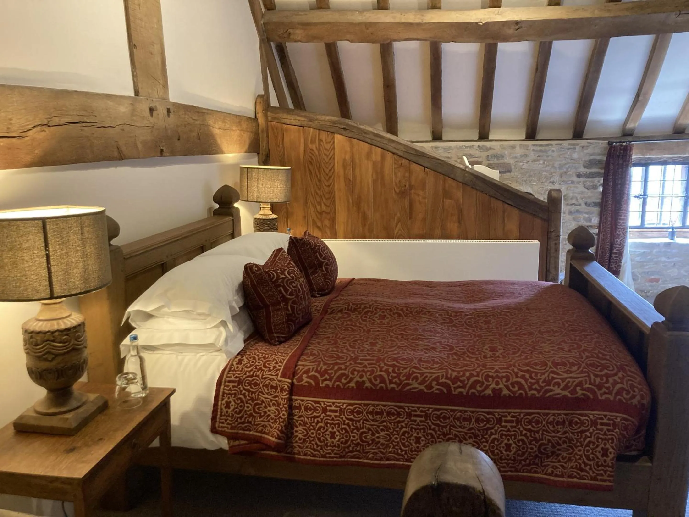 Bedroom, Bed in Old Downton Lodge