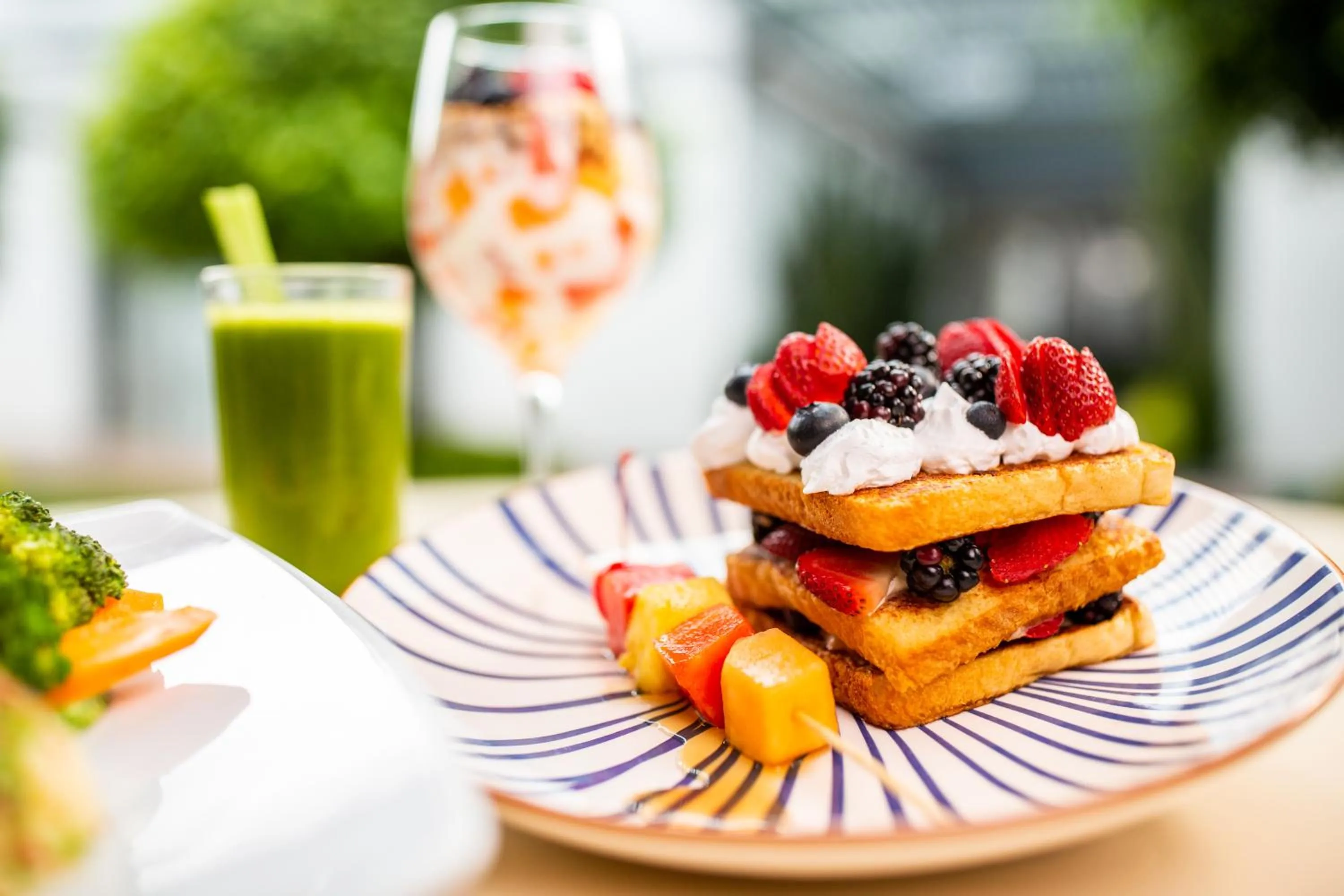 Restaurant/places to eat in Hotel Horizon & Convention Center