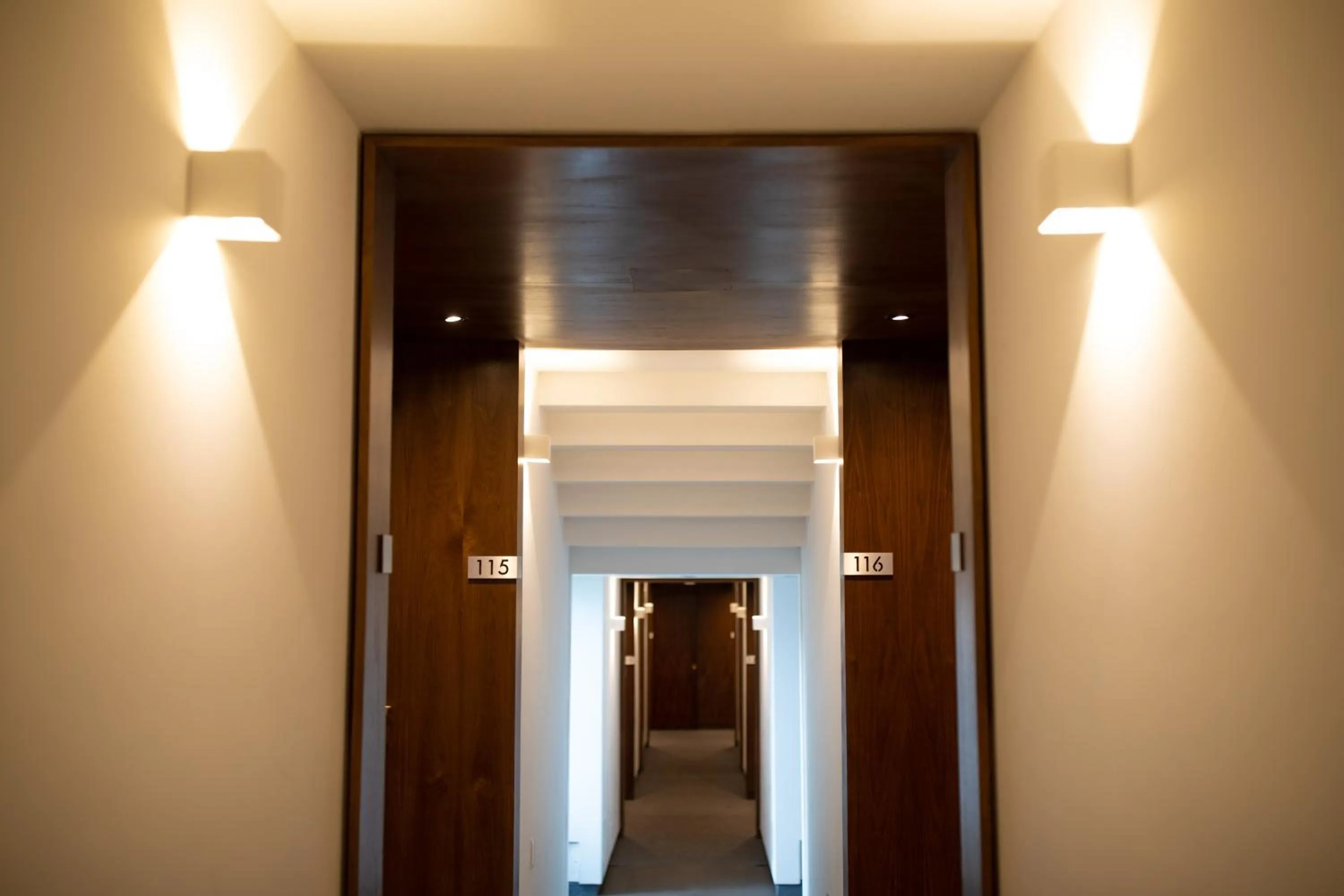 Property building in Hotel Horizon & Convention Center