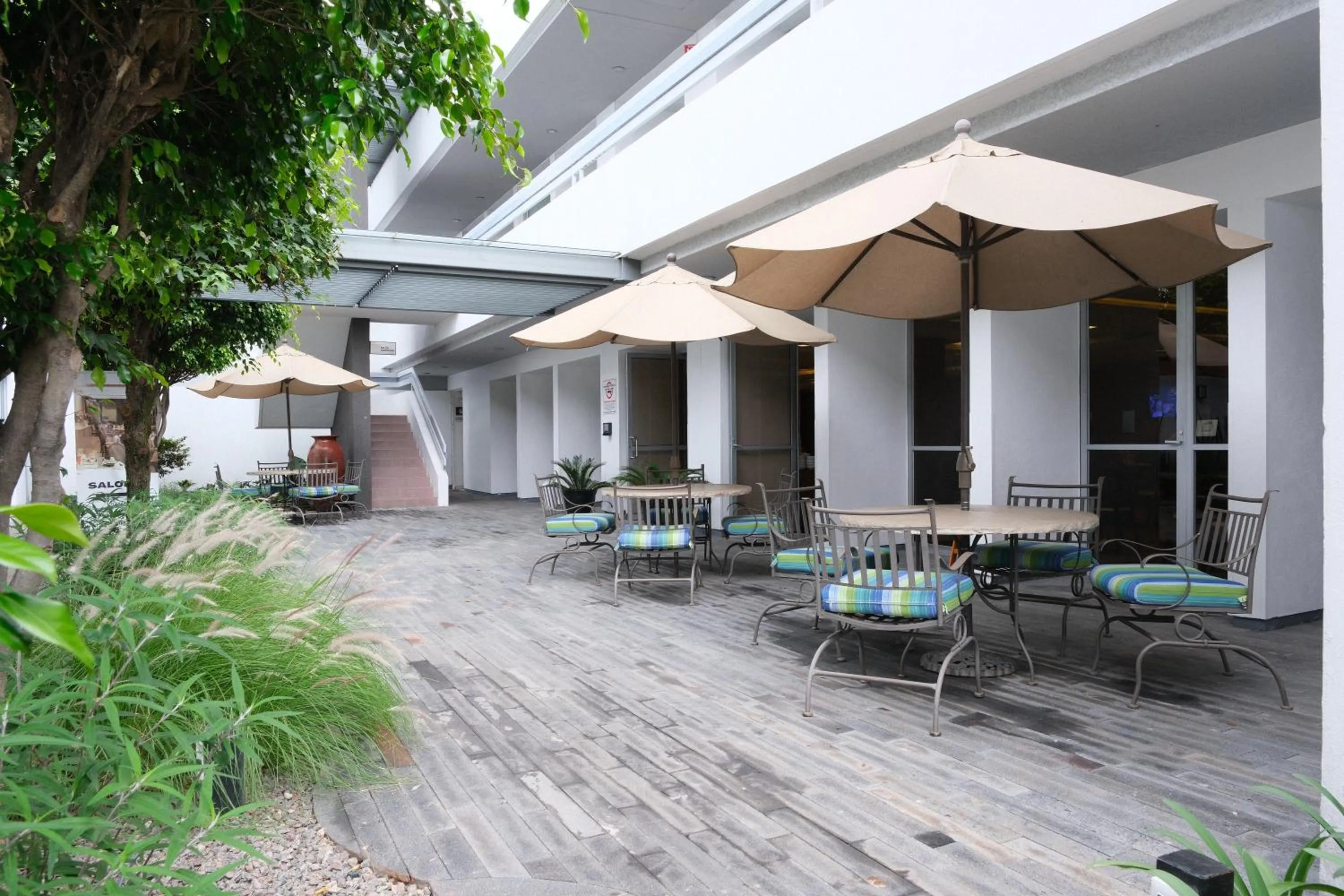 Balcony/Terrace in Hotel Horizon & Convention Center